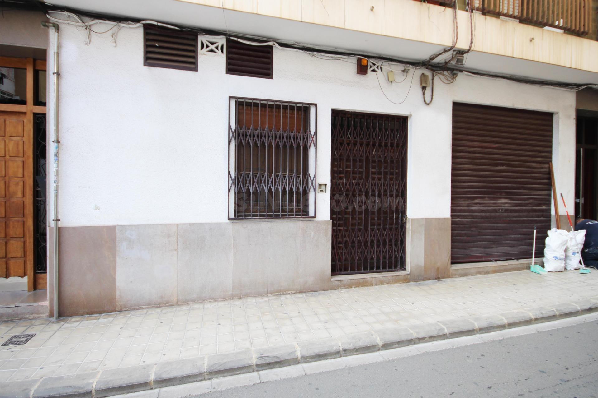 OPORTUNIDAD ÚNICA: DOS LOCALES COMERCIALES COMUNICADOS JUNTO