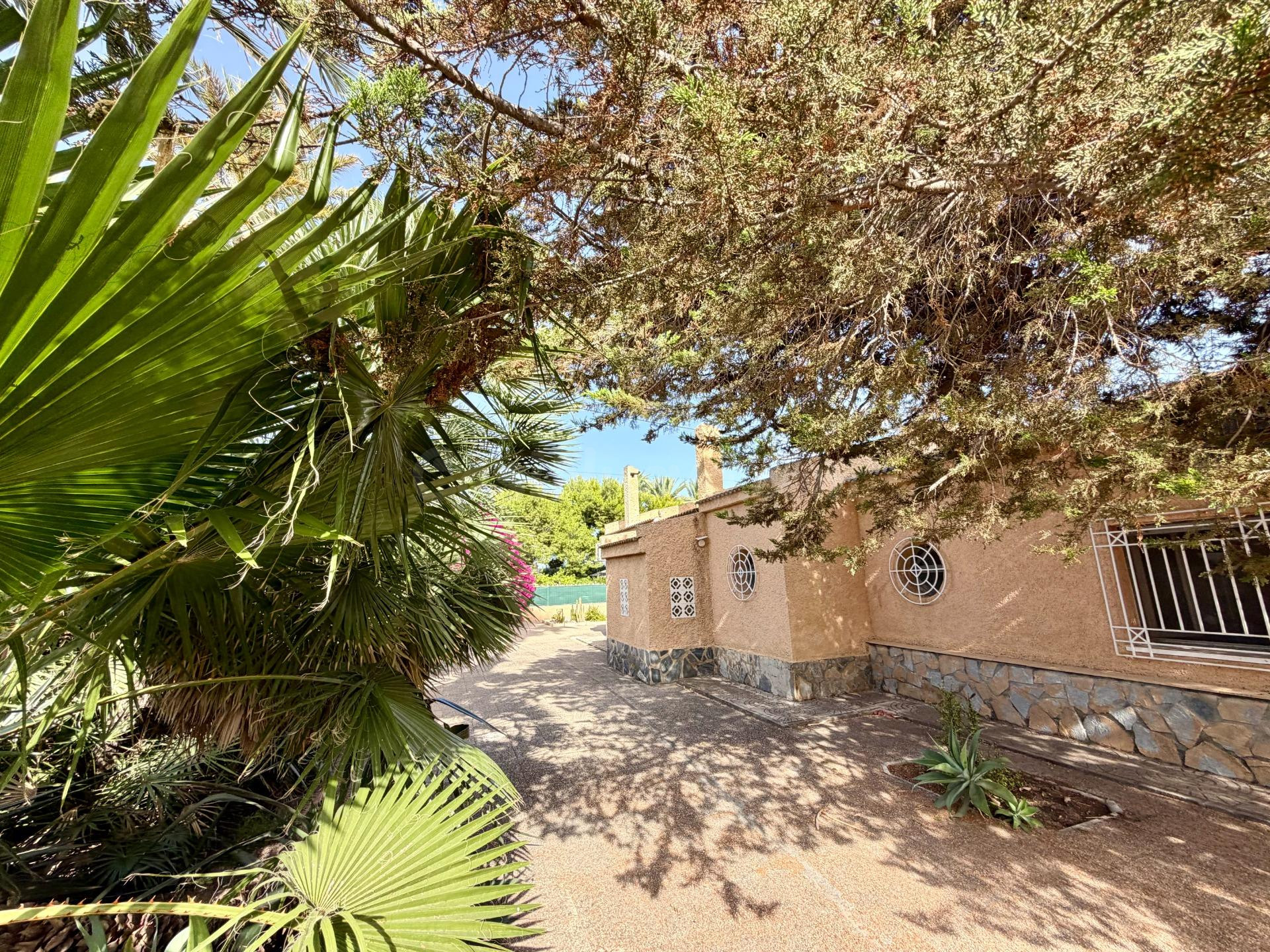 SE ALQUILA CHALET EN ELCHE ZONA DE ALZABARES CON PISCINA PAR - foto 4