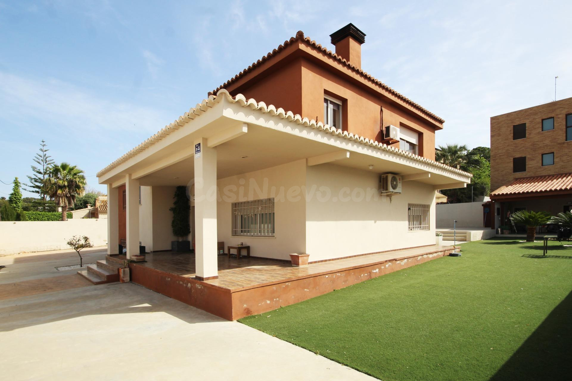 Espectacular chalet independiente con piscina en Colonia Bla - foto 2