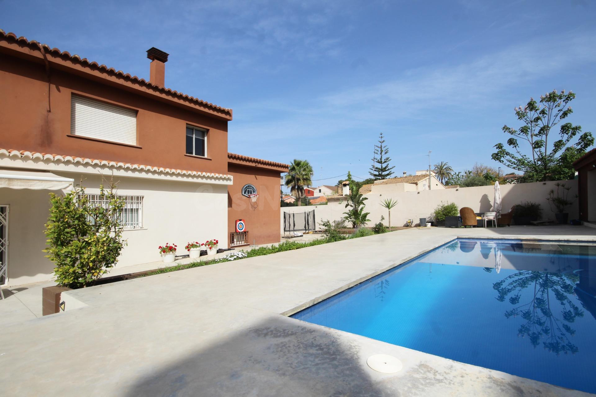 Espectacular chalet independiente con piscina en Colonia Bla - foto 5