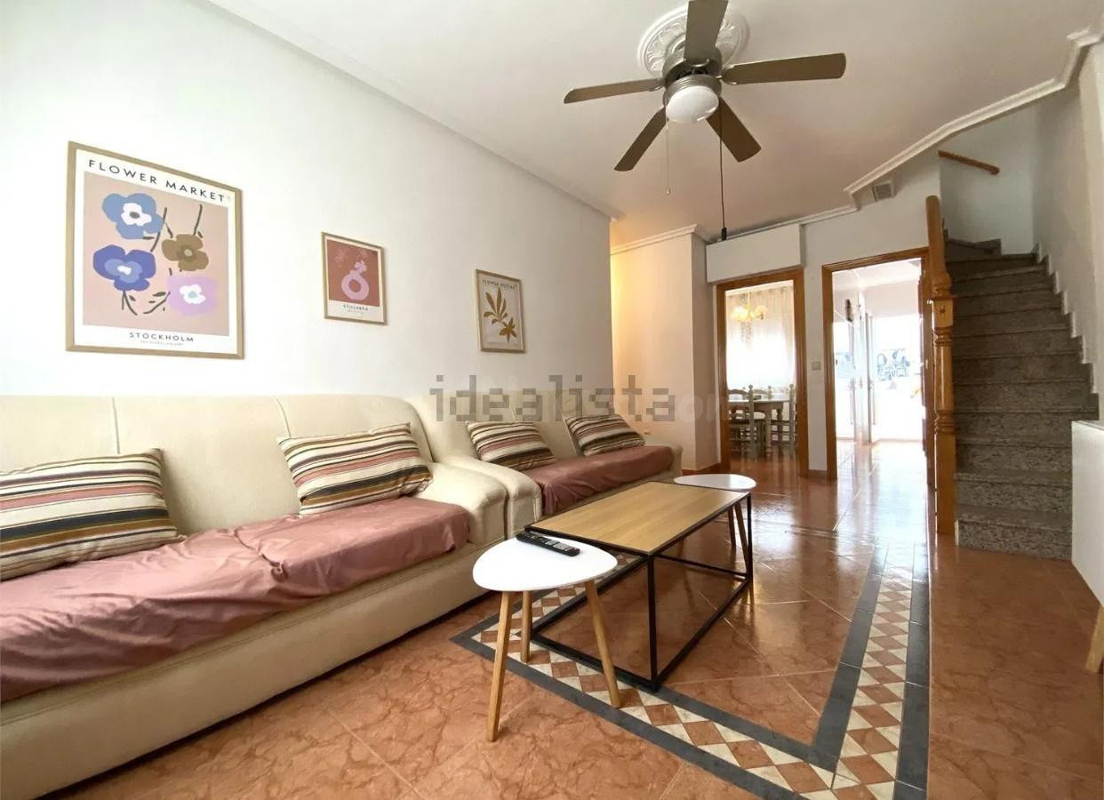 ¡Tu hogar junto al mar te espera en La Torre de la Horadada! - foto 5