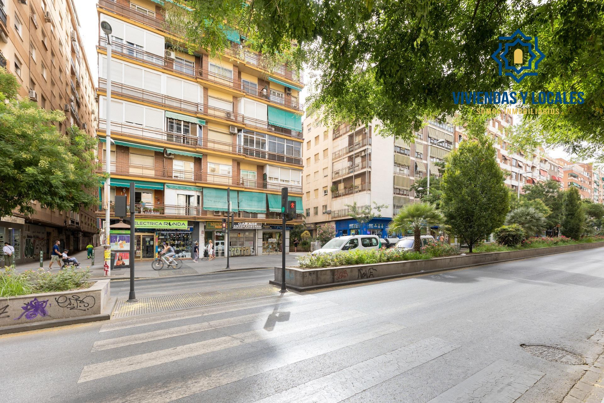 Gran piso en pleno centro de Granada - foto 4