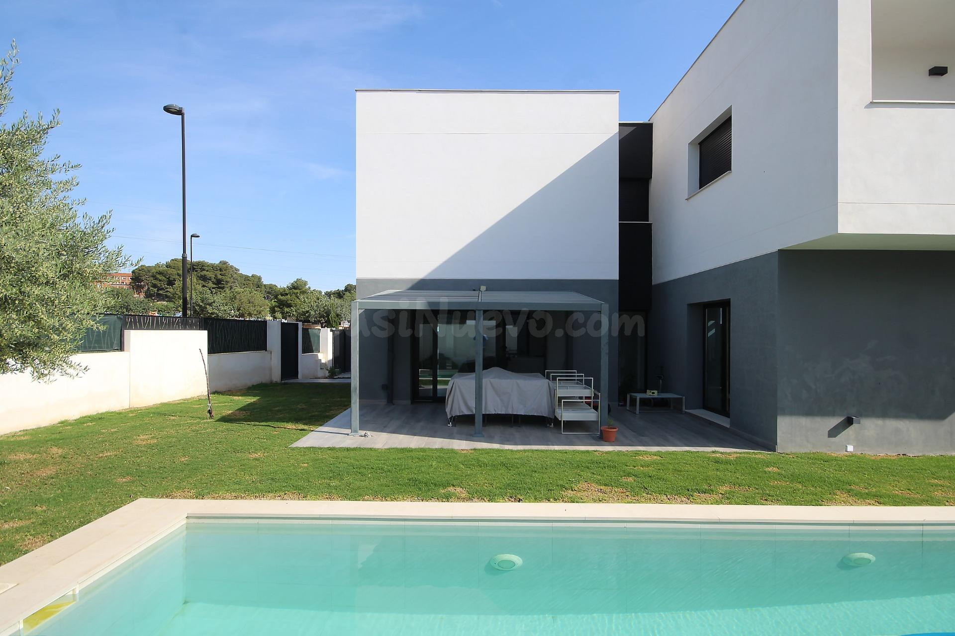 EXCLUSIVA VIVIENDA DE DISEÑO EN SANTA APOLONIA. - foto 4