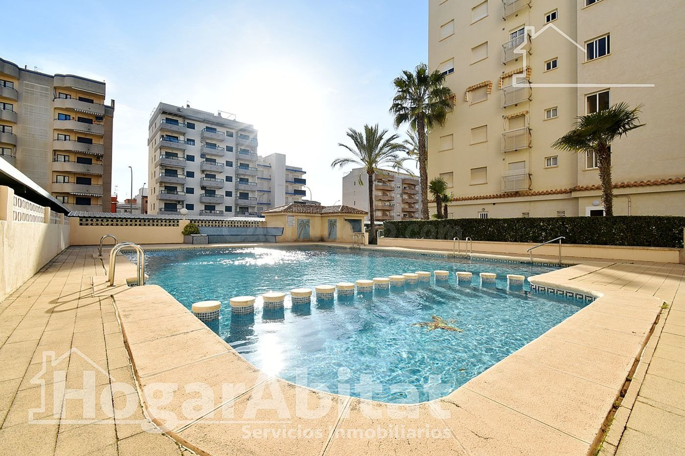 REFORMADO CON PISCINA Y TERRAZA A UN PASO DE LA PLAYA - foto 3