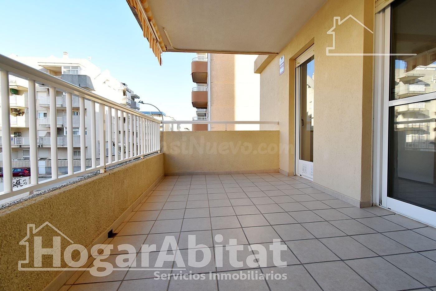 REFORMADO CON PISCINA Y TERRAZA A UN PASO DE LA PLAYA - foto 5