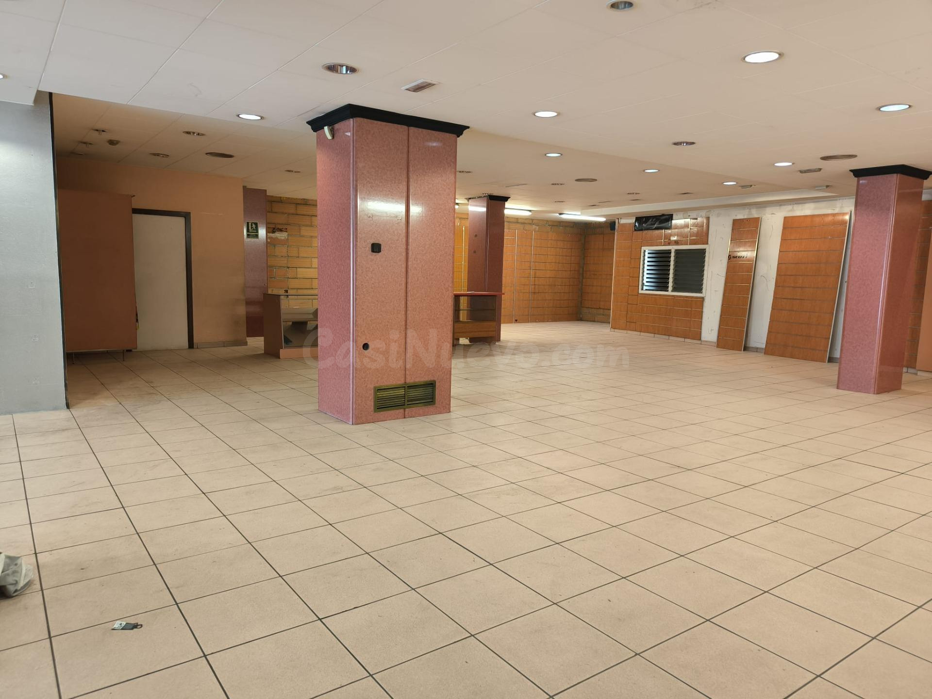 Local comercial 479m² en venta - Sagrada Familia - foto 3