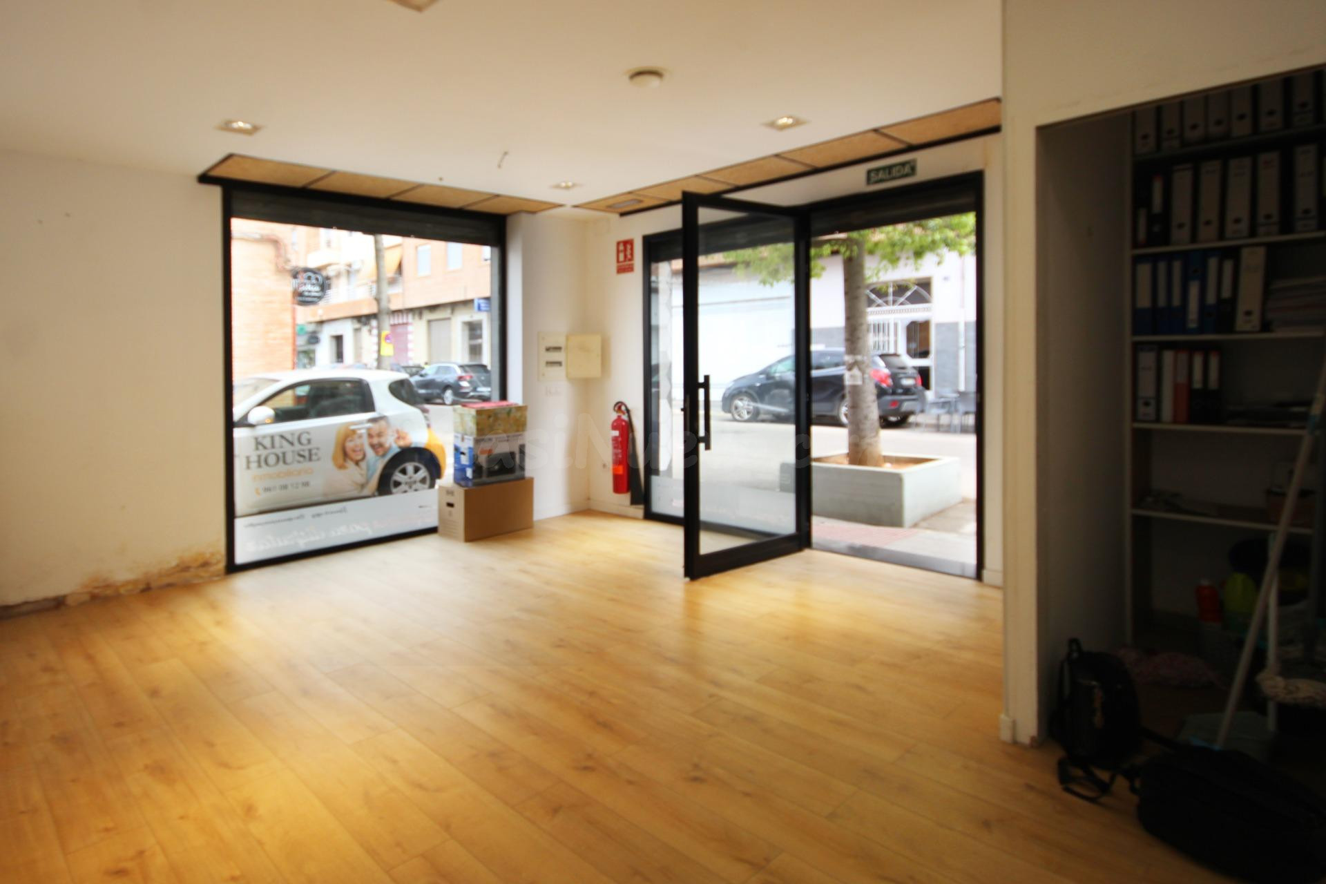 LOCAL COMERCIAL CON GRAN POTENCIAL DE INVERSIÓN Y POSIBILIDA - foto 2