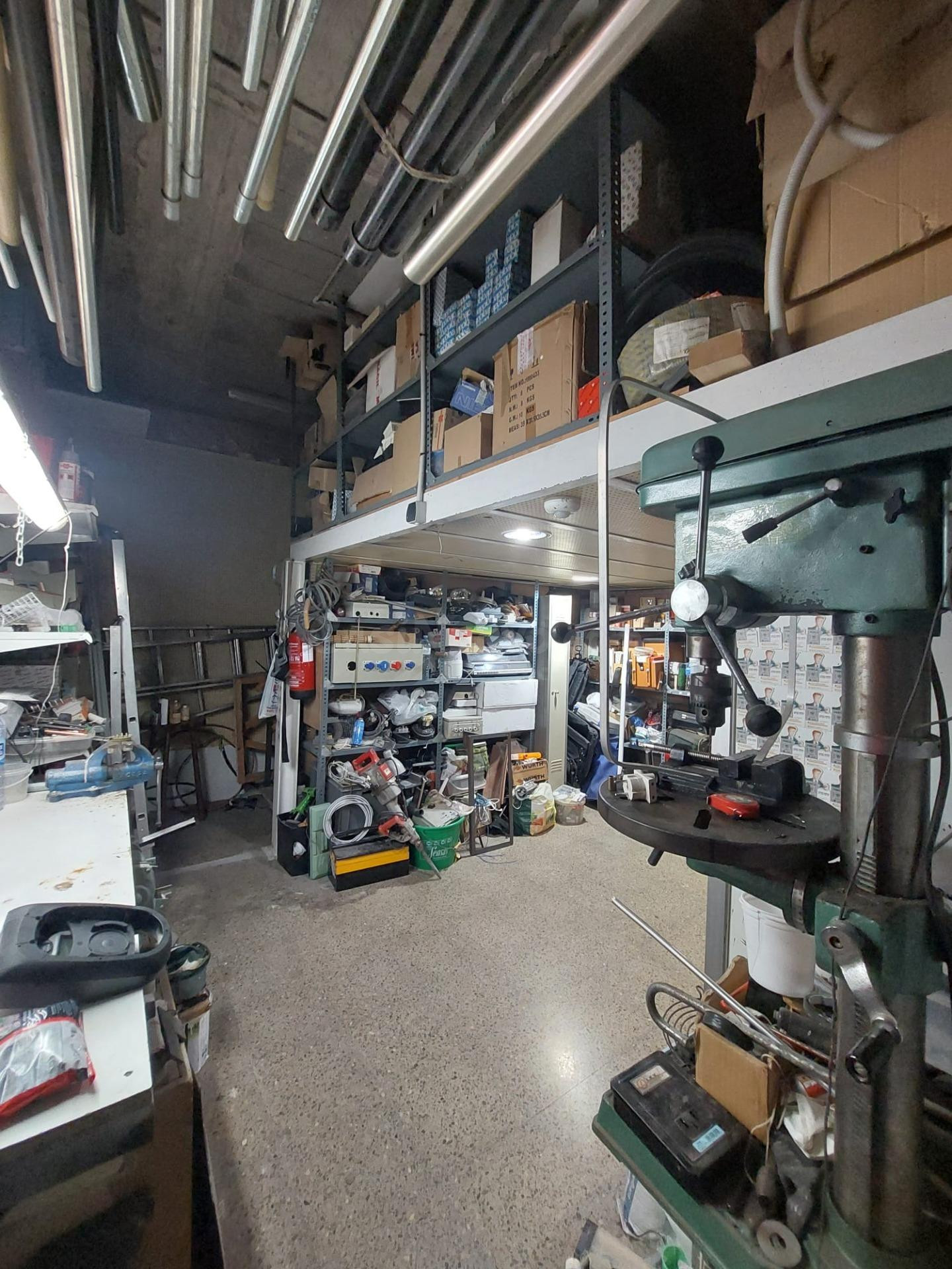 LOCAL COMERCIAL A SÚRIA, possibilitat de fer vivenda!!!! - foto 2