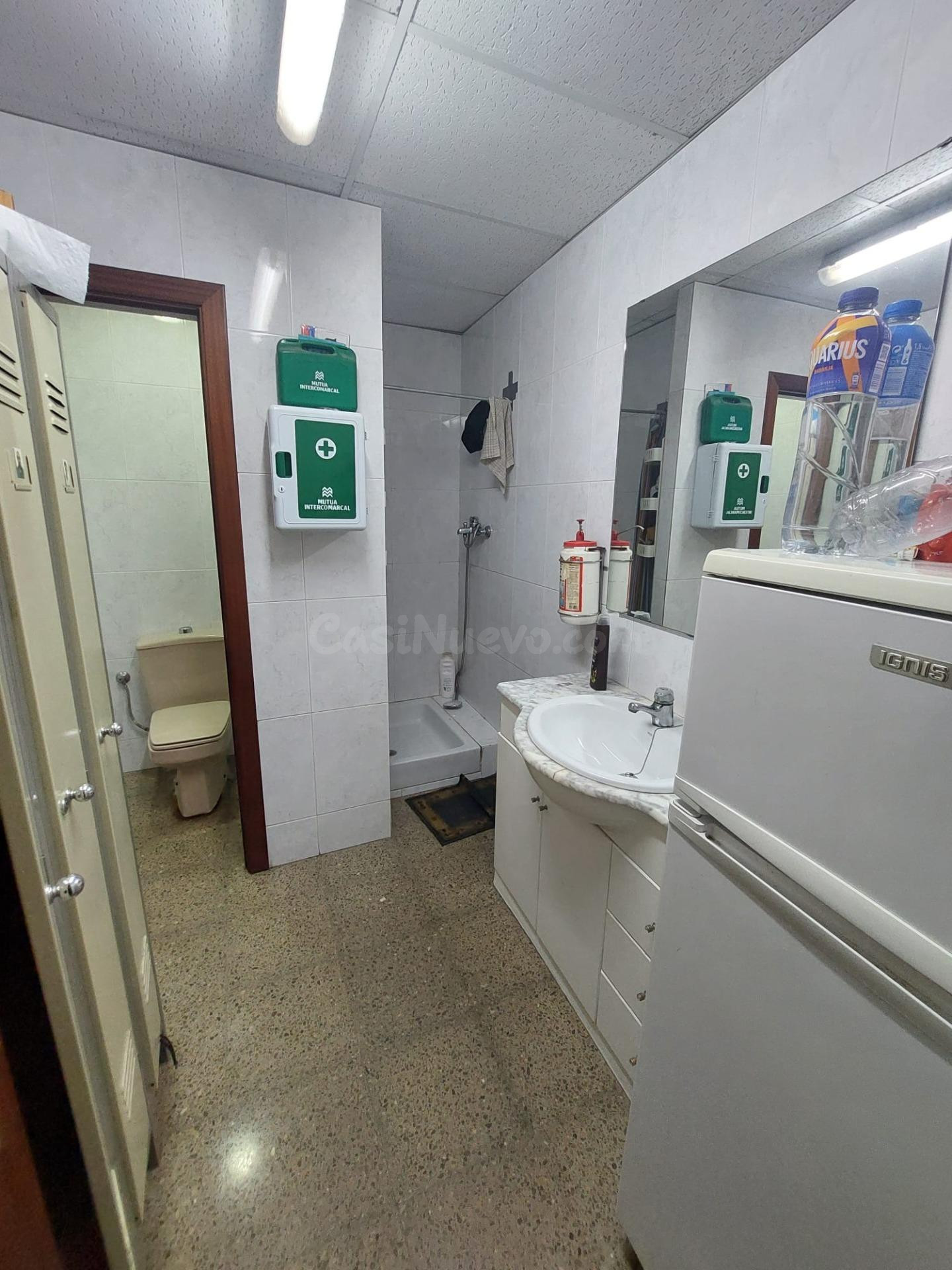 LOCAL COMERCIAL A SÚRIA, possibilitat de fer vivenda!!!! - foto 4
