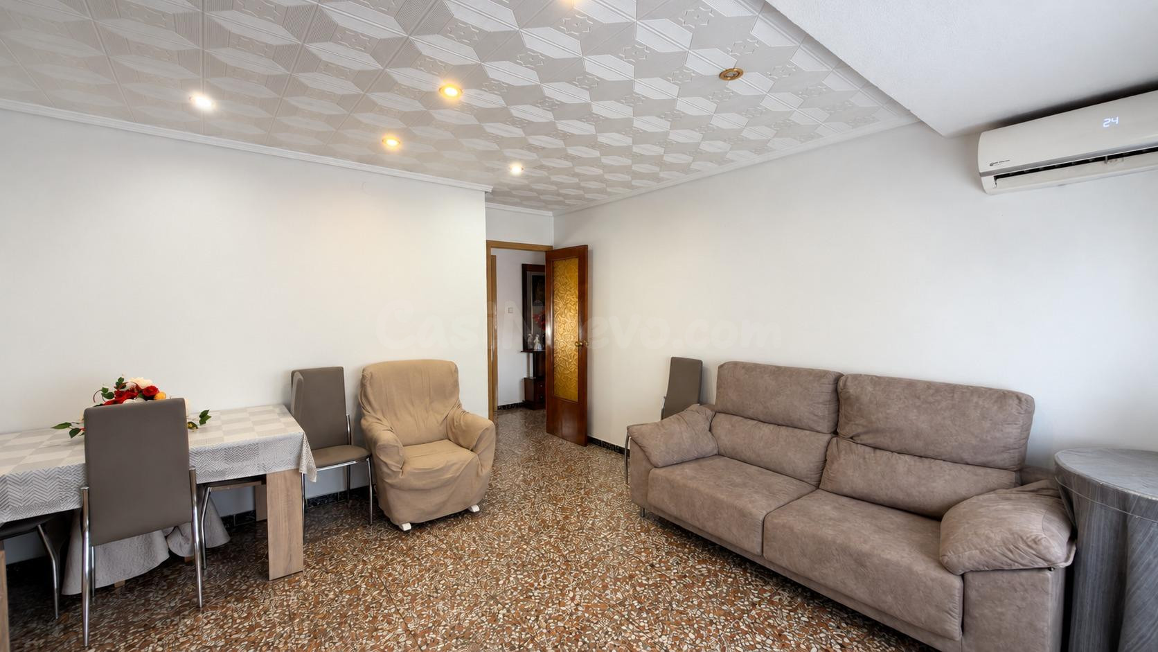 LAS VIVIENDAS DE ANTES QUE TODOS BUSCAMOS: 4 habitaciones Y  - foto 2