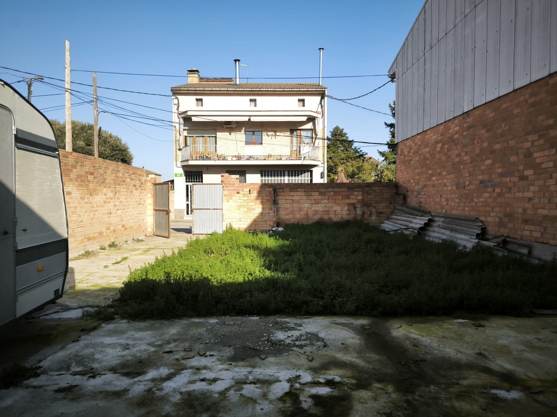 Avinyó. Es ven terreny a la millor zona del poble. Ideal per