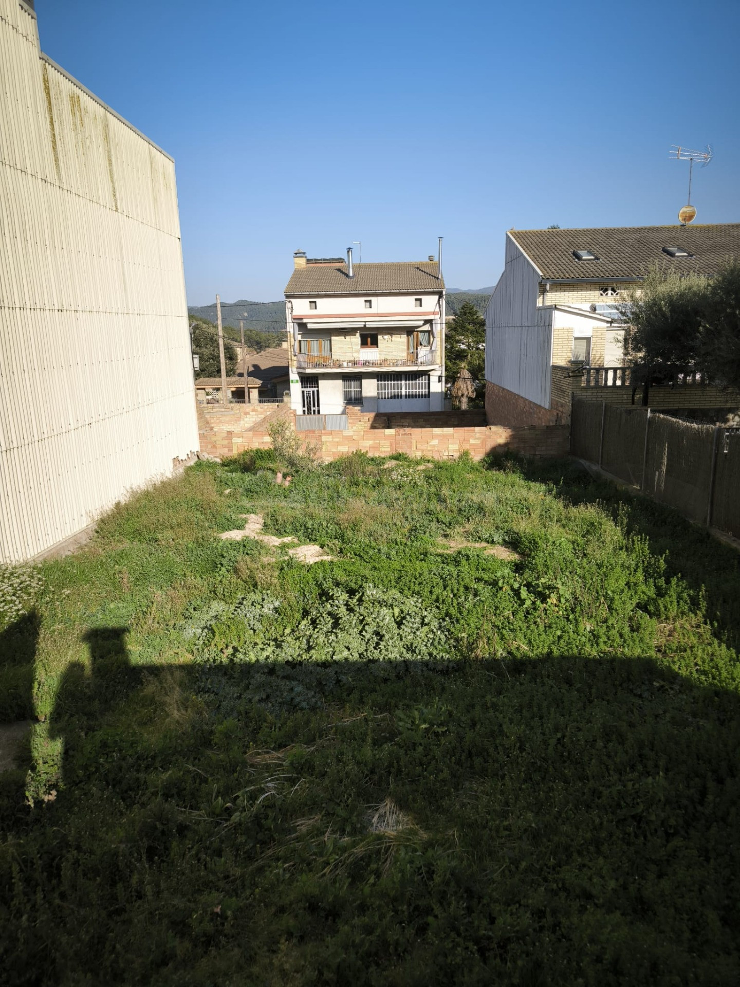 Avinyó. Es ven terreny a la millor zona del poble. Ideal per - foto 4
