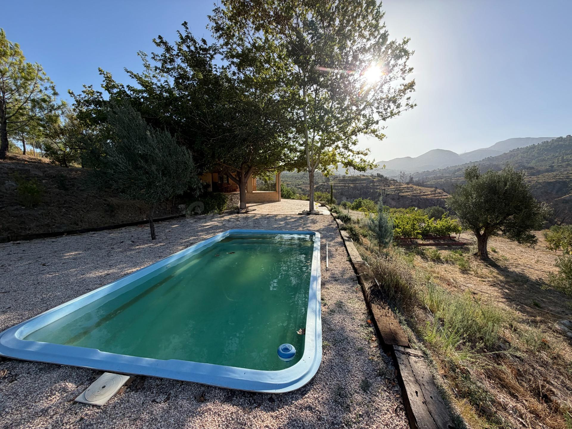CHALET RURAL EN UN PARAJE ÚNICO, EN LA SIERRA DE PENAGUILA,  - foto 4