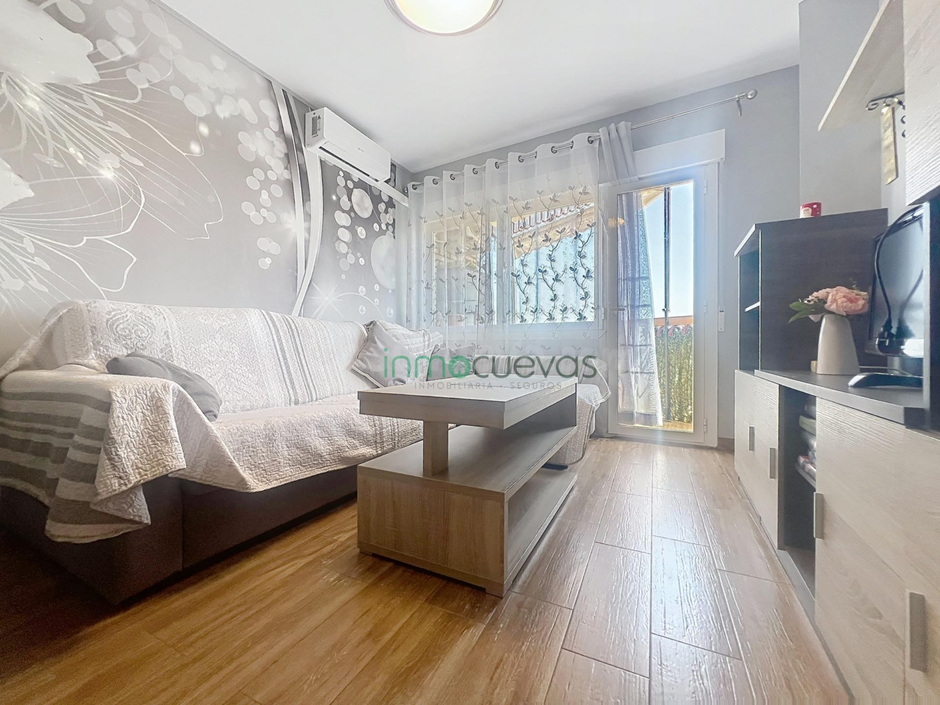 Piso reformado con terraza y vistas despejadas en pleno cent