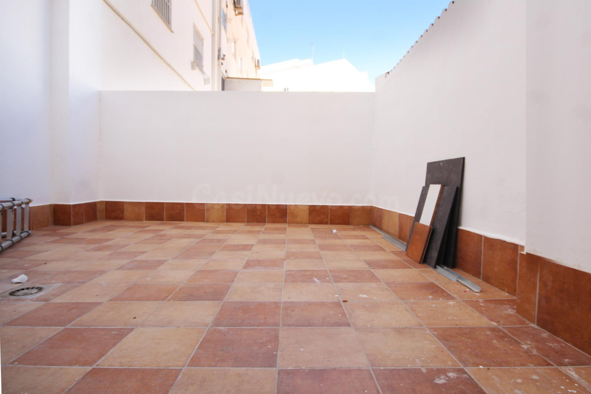 VIVIENDA EN PLANTA BAJA REFORMADA CON PATIO INTERIOR EN CAMÍ