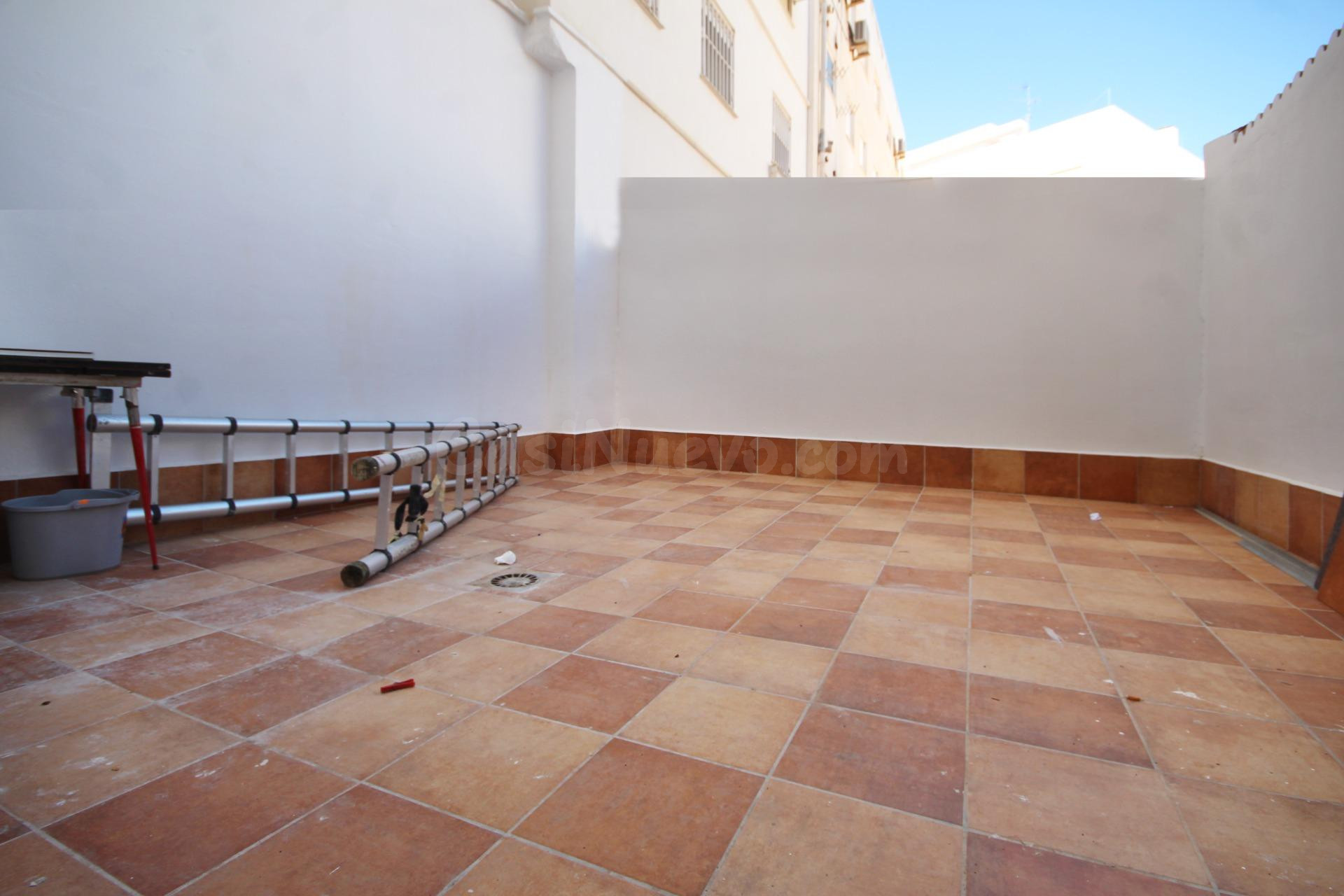 VIVIENDA EN PLANTA BAJA REFORMADA CON PATIO INTERIOR EN CAMÍ - foto 2