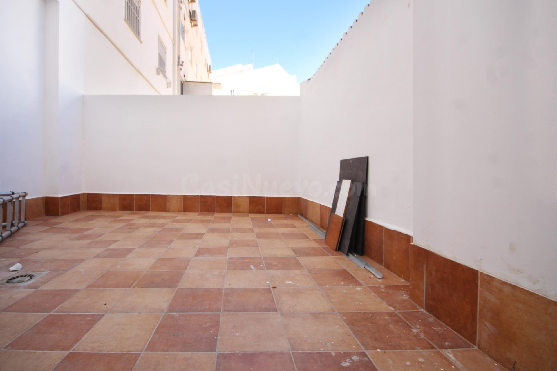 VIVIENDA EN PLANTA BAJA REFORMADA CON PATIO INTERIOR EN CAMÍ - foto 4