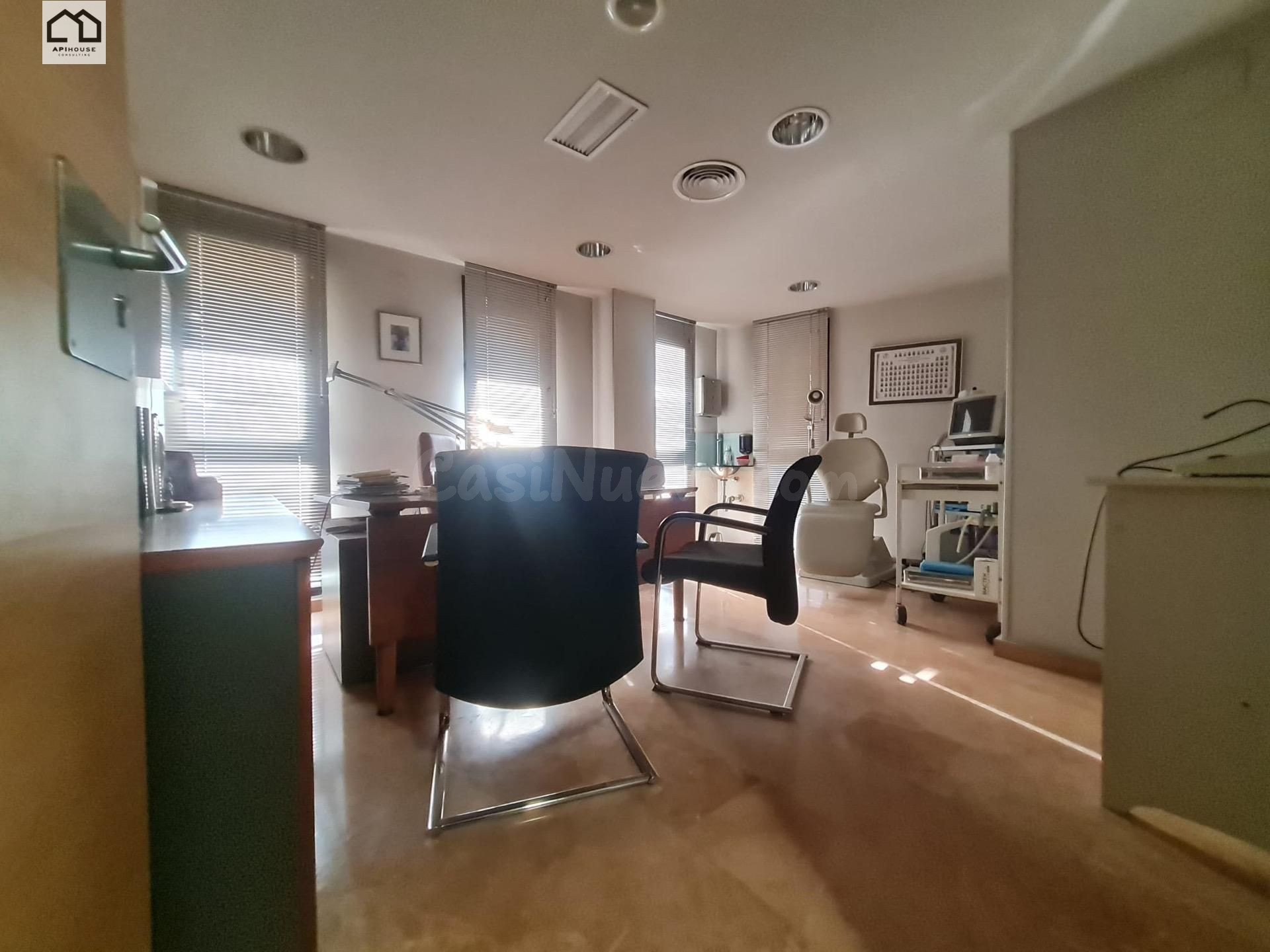 APIHOUSE ALQUILA CON OPCION A COMPRA AMPLIO LOCAL COMERCIAL. - foto 4