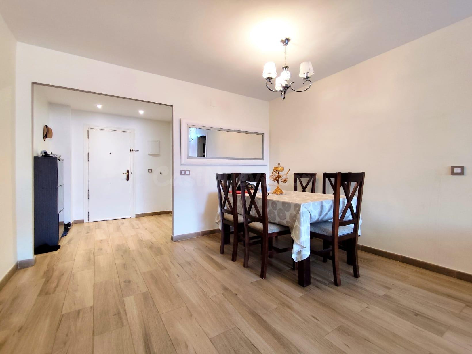 Luminosa y muy amplia vivienda en Torremolinos - foto 3