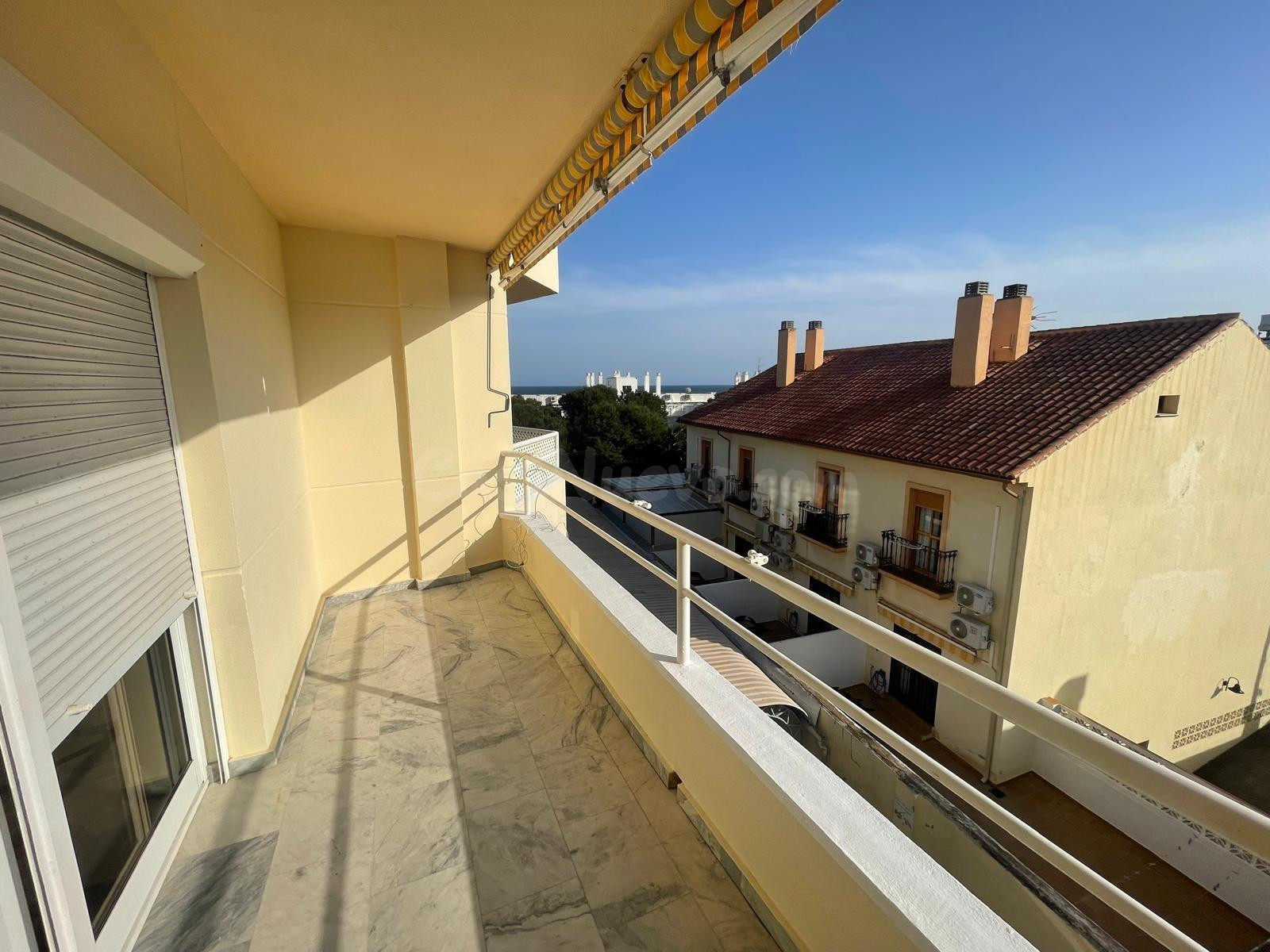Vivienda situada en la Avenida Carlota Alessandri - foto 2