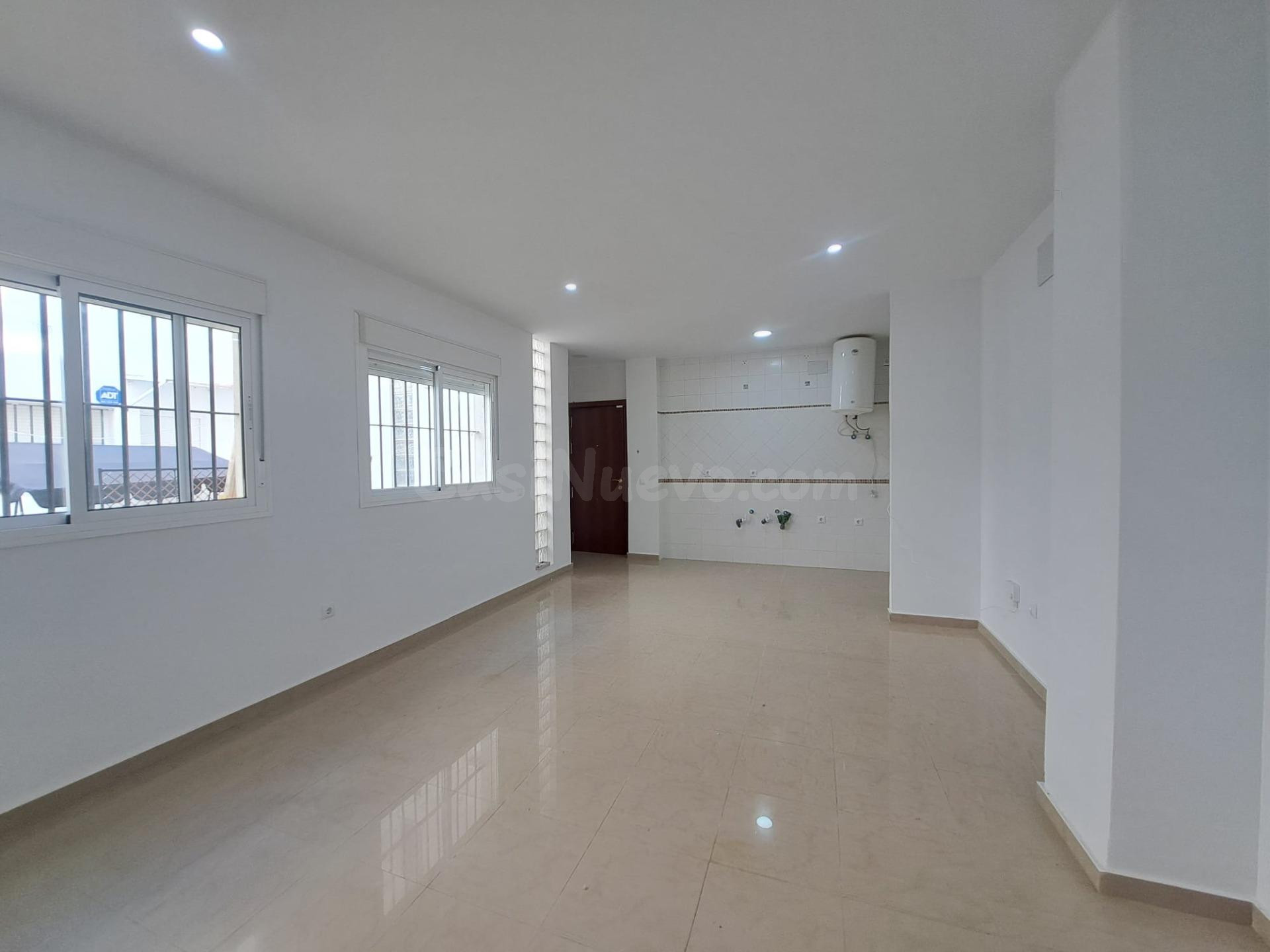 OPORTUNIDAD!! PISO EN PLANTA BAJA EN EL CENTRO DE CHICLANA - foto 3