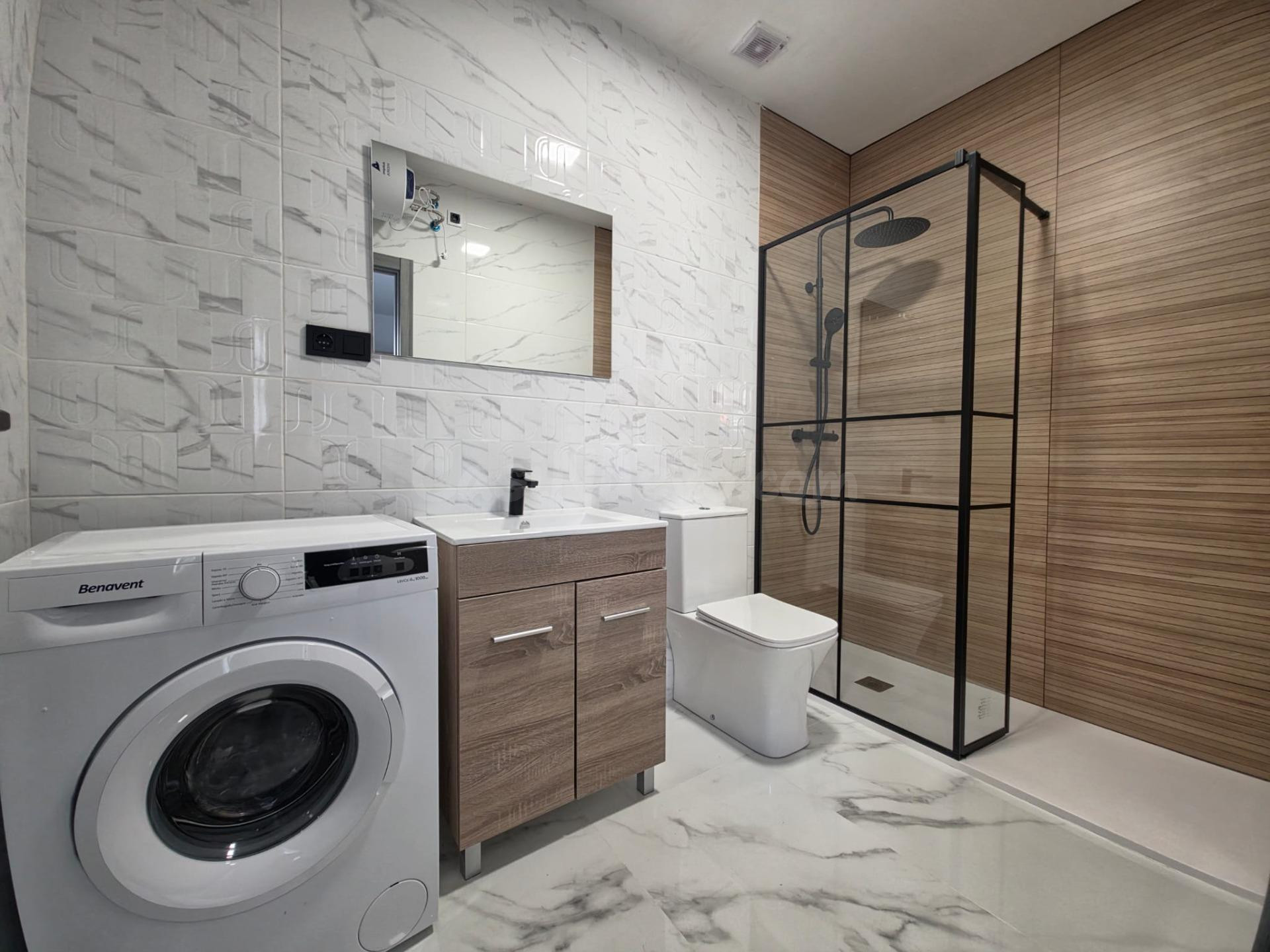 Apartamento completamente reformado en el centro de Torremol - foto 5