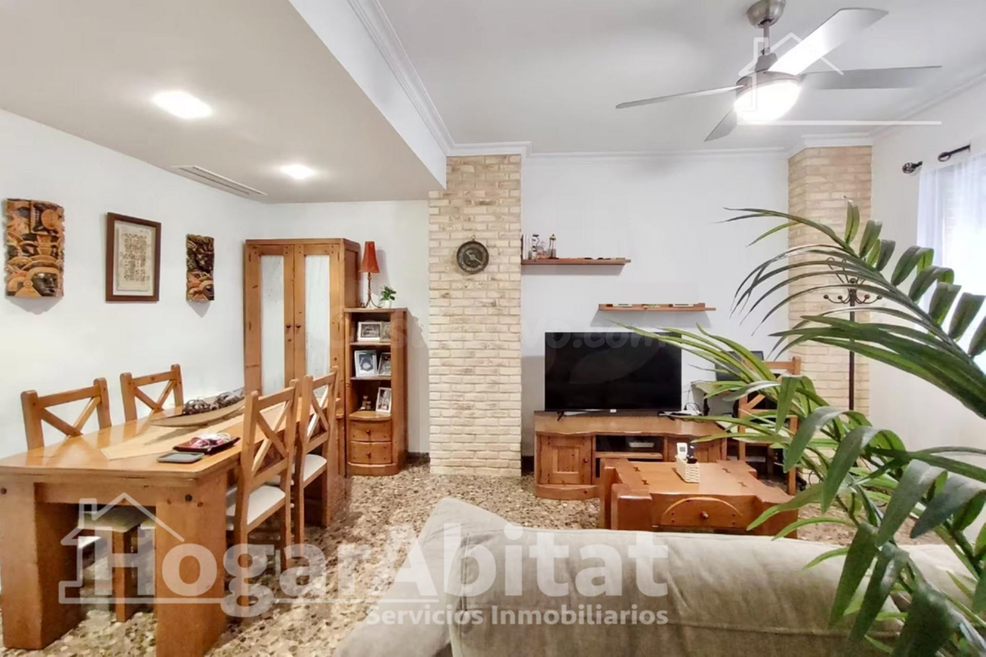 PRECIOSO ADOSADO EN RESIDENCIAL CON PISCINA, GARAJE Y DOS TE - foto 5