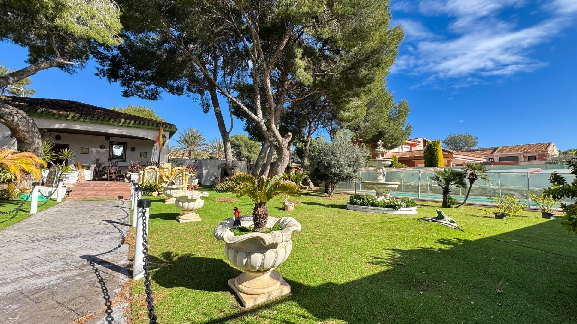 VILLA INDEPENDIENTE EN CAMPOAMOR