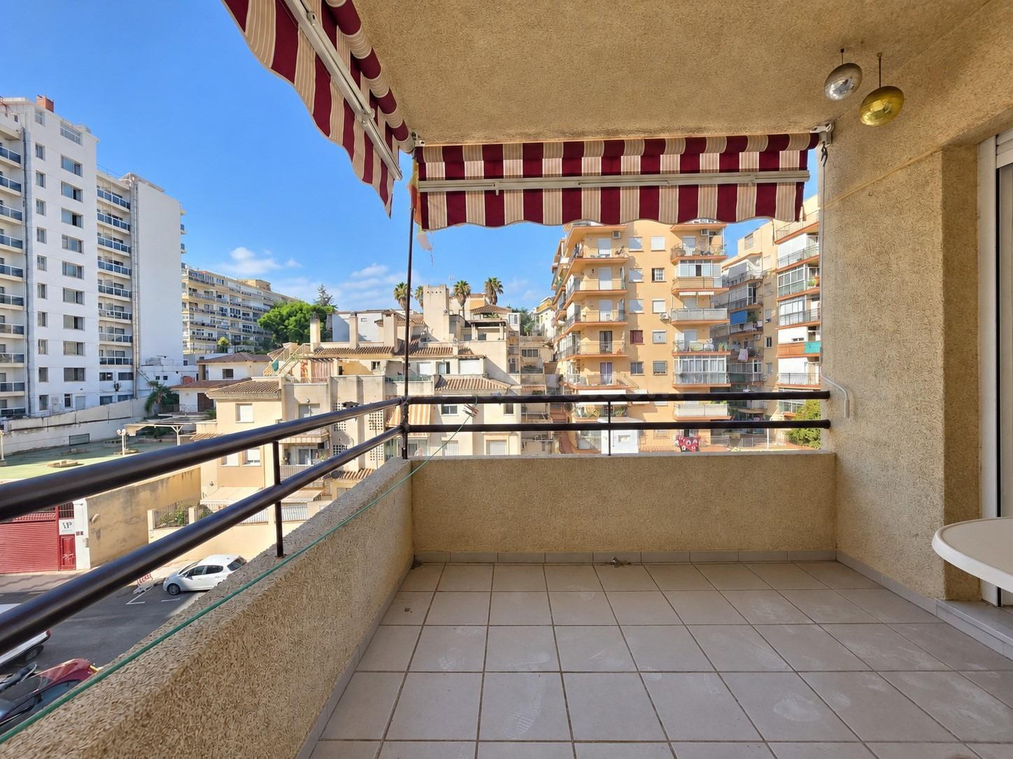 Amplio y Luminoso Piso en el Corazón de Torremolinos por 350