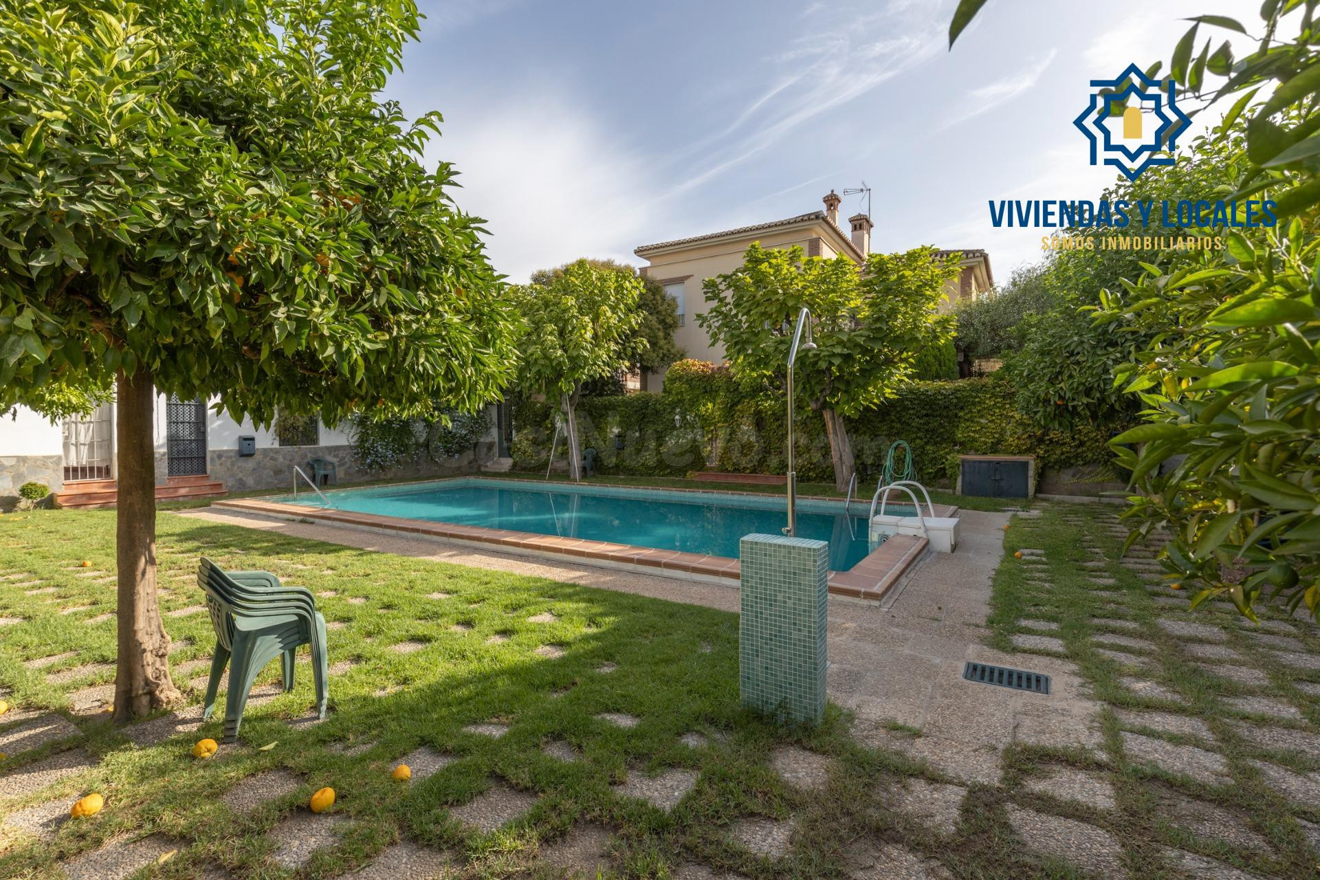 Exclusiva vivienda con piscina en la zona del Serrallo con p - foto 2