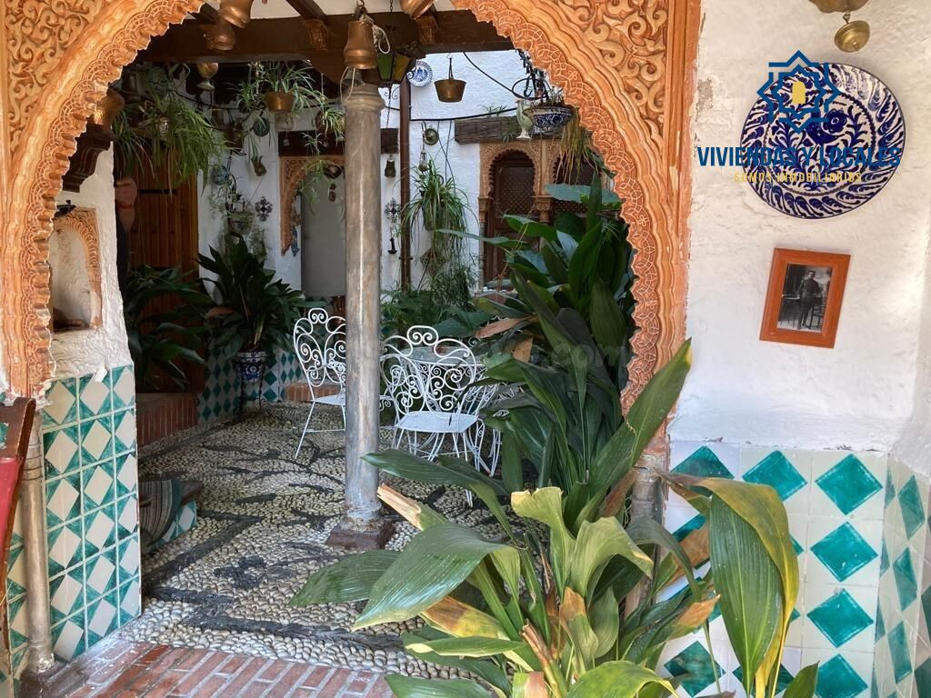Gran casa histórica con patio central, terrazas y cochera en - foto 2
