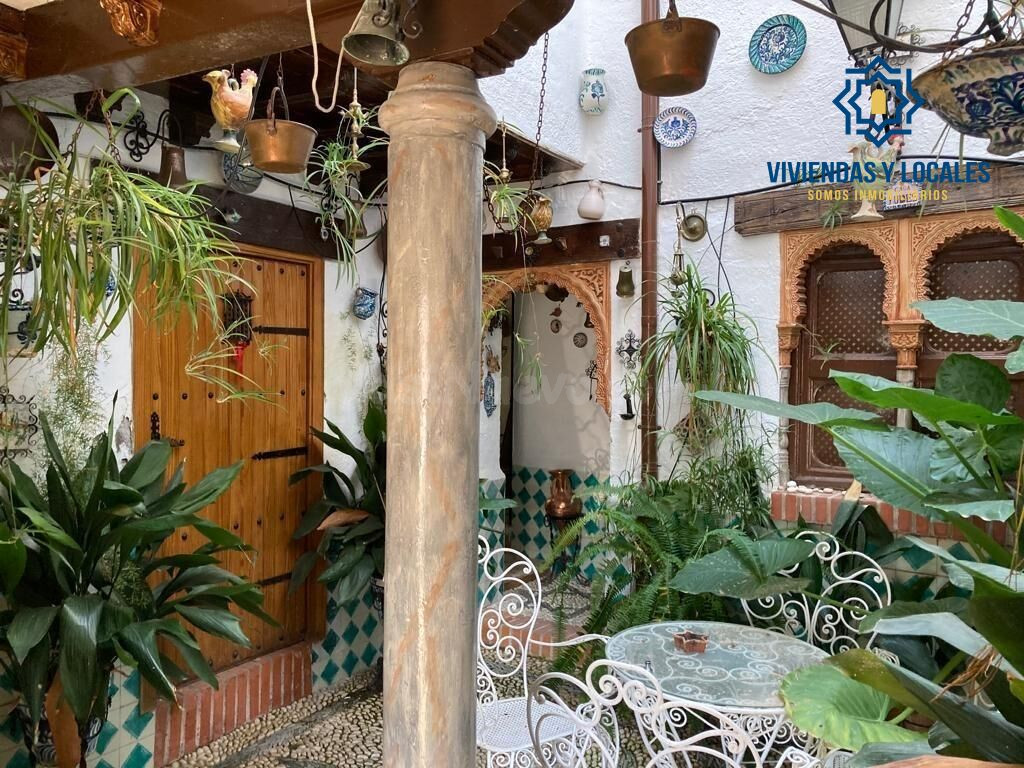 Gran casa histórica con patio central, terrazas y cochera en - foto 3