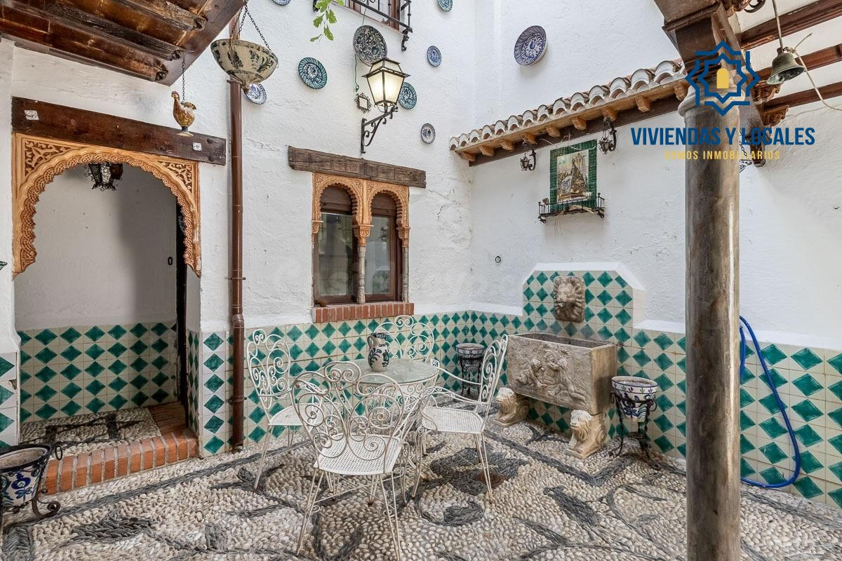 Gran casa histórica con patio central, terrazas y cochera en - foto 5