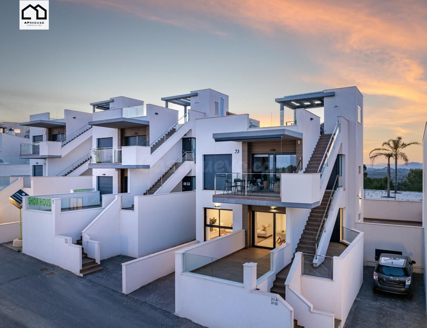 RESIDENCIAL LUJOSO DE BUNGALOWS DE PLANTA ALTA Y PLANTA BAJA - foto 2