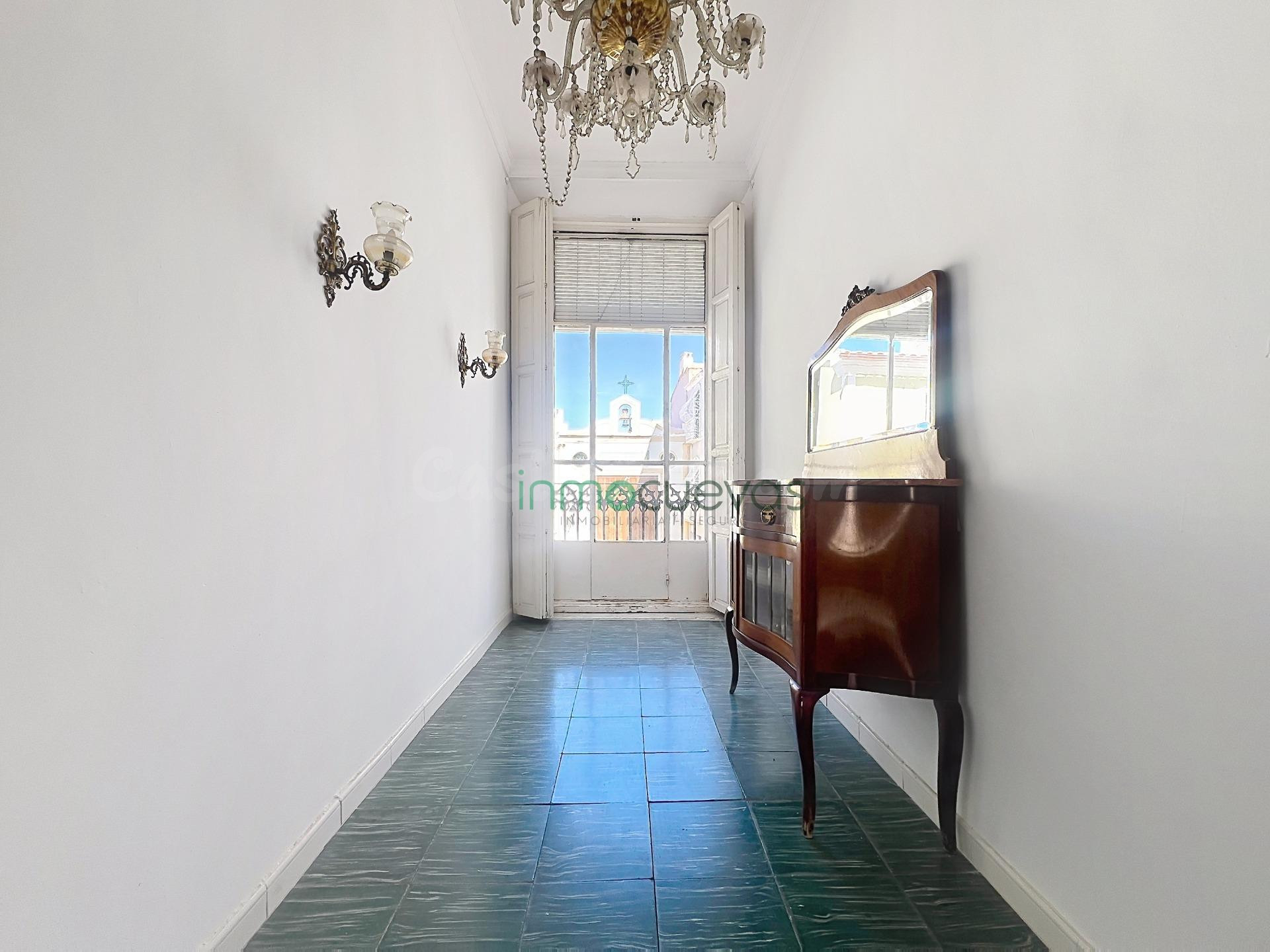 CASA SEÑORIAL CON ENCANTO Y GRANDES POSIBILIDADES EN PLENO C - foto 5