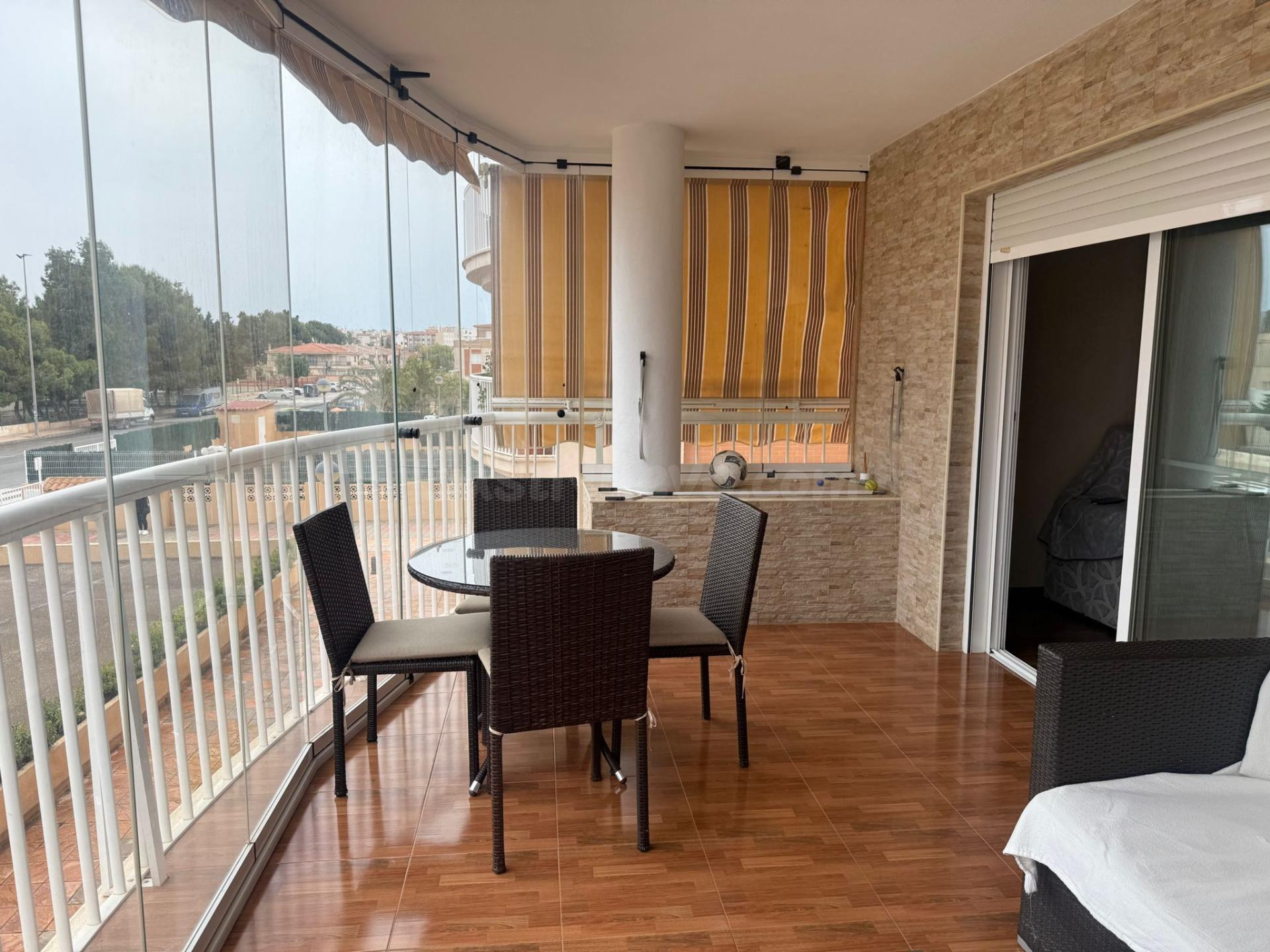 Alquiler temporada/vacacional – 4 dormitorios, terraza, pisc