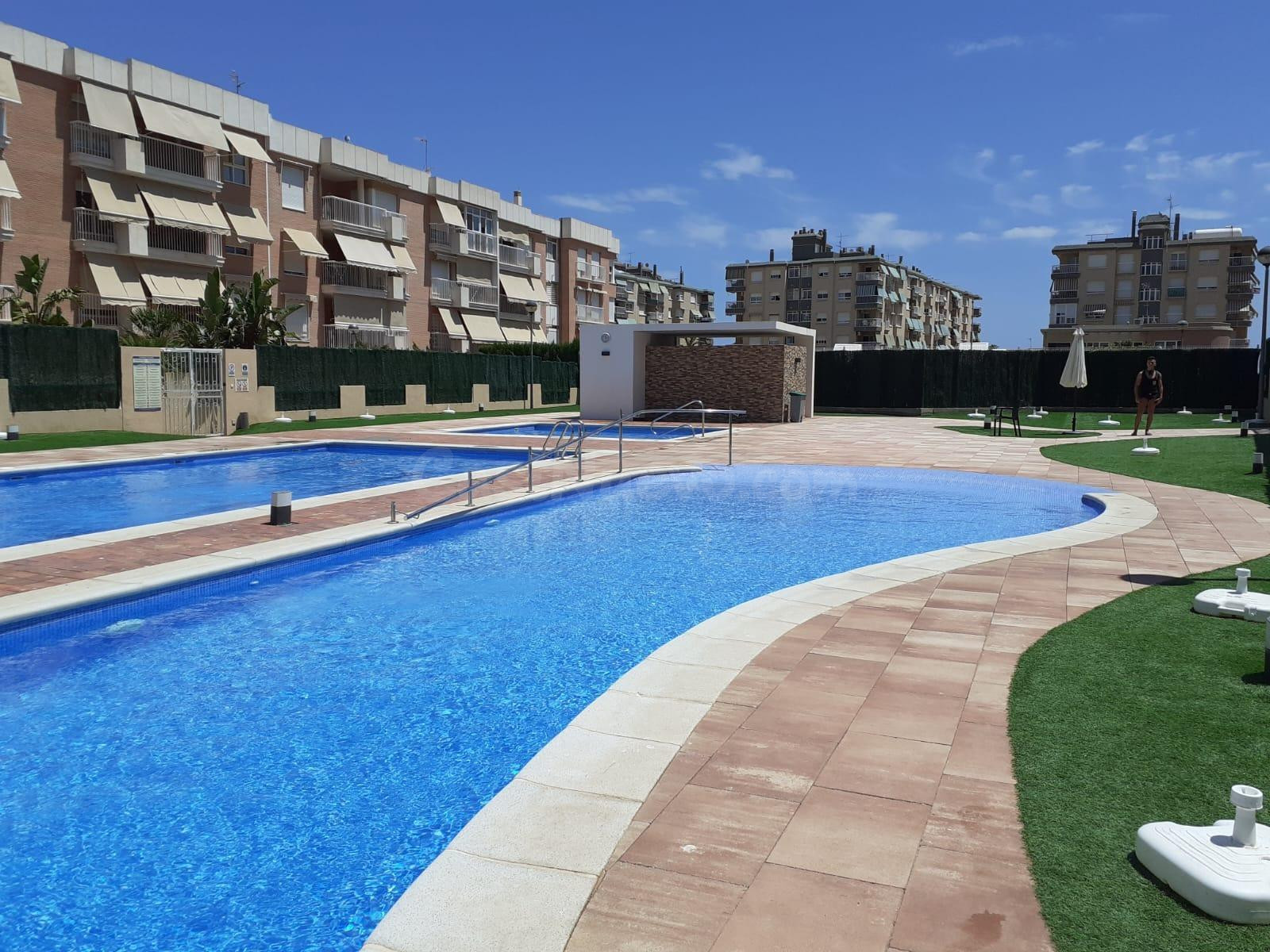 Alquiler temporada/vacacional – 4 dormitorios, terraza, pisc - foto 3