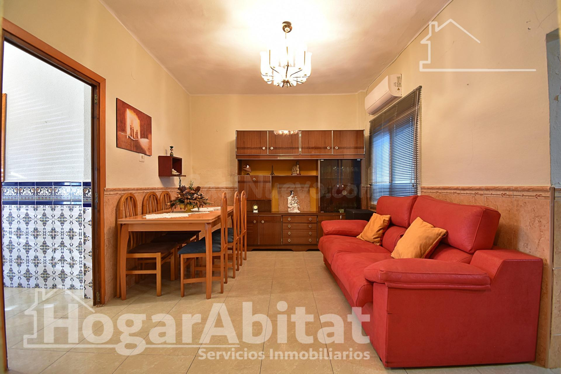 CASA CON TERRAZA Y VISTAS DESPEJADAS A LA MONTAÑA - foto 3
