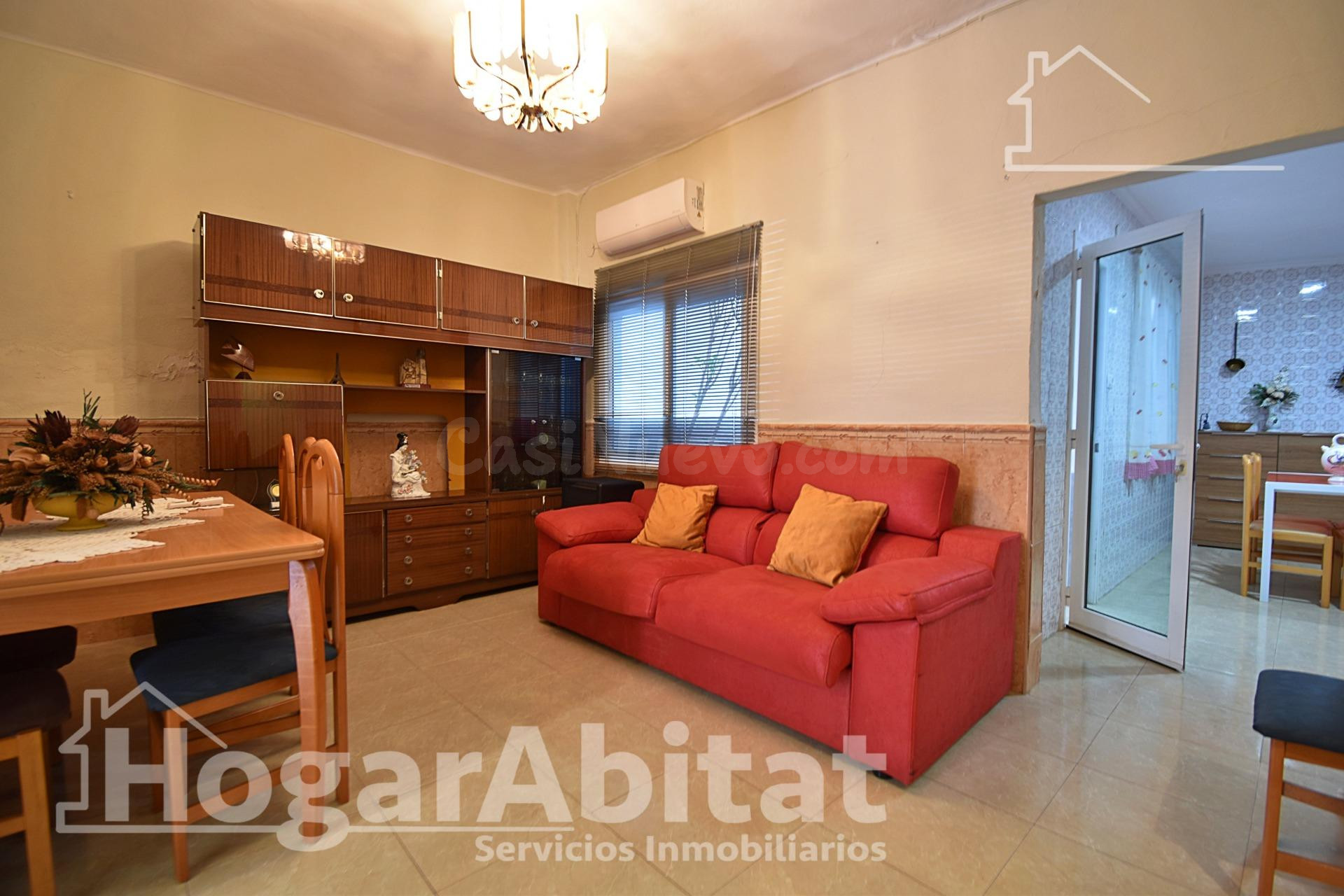 CASA CON TERRAZA Y VISTAS DESPEJADAS A LA MONTAÑA - foto 4