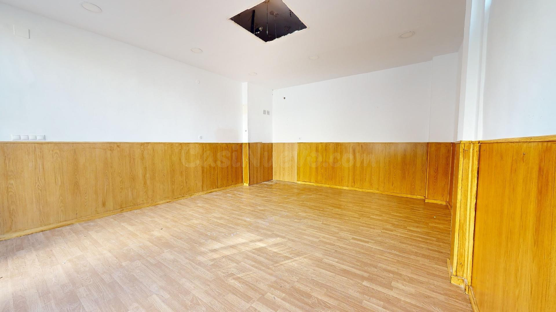 INTERESANTE LOCAL COMERCIAL DE 45 METROS CUADRADOS HACIENDO  - foto 5