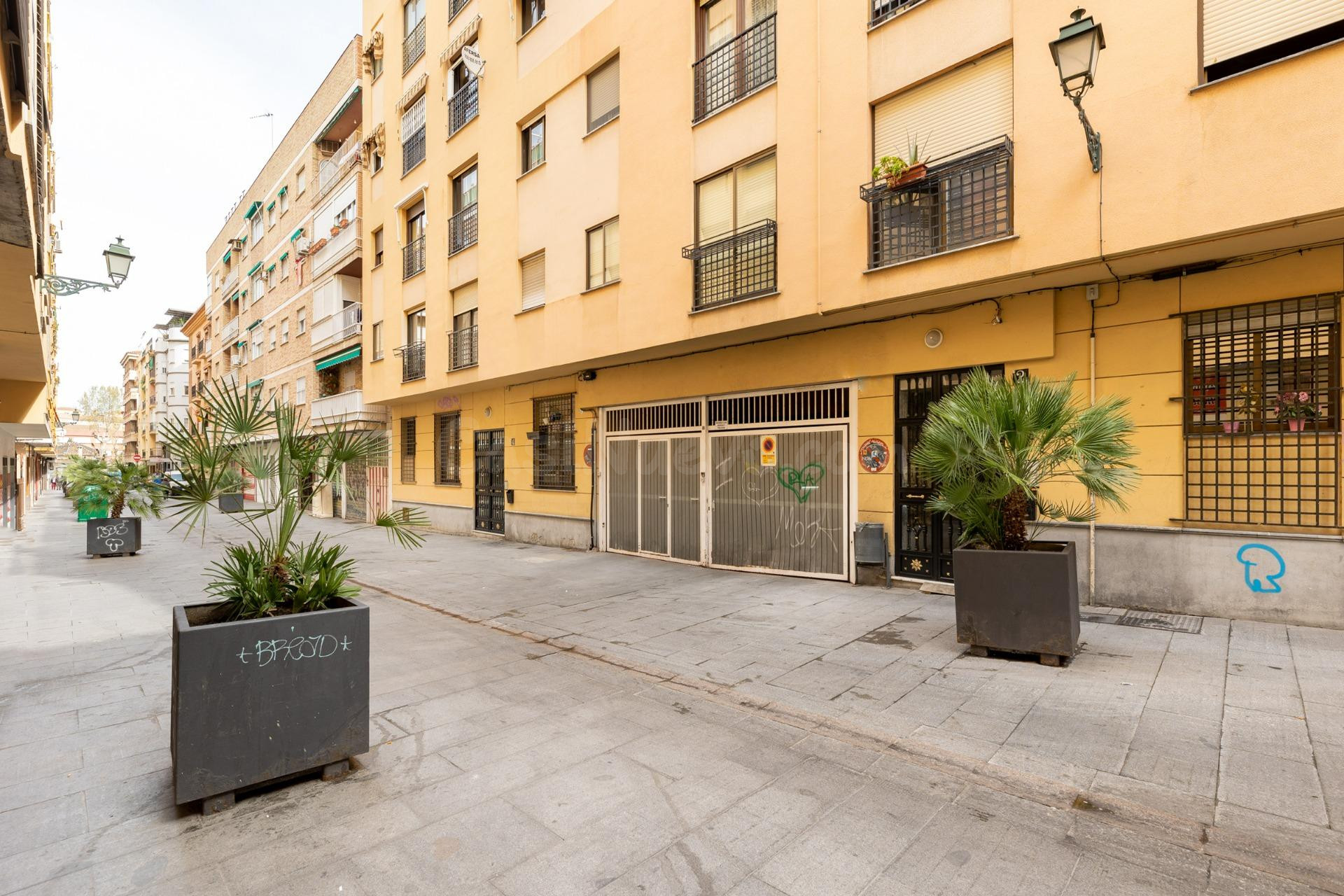 SE VENDE PLAZA DE GARAJE JUNTO PLAZA DE GRACIA (USUFRUCTO) - foto 4