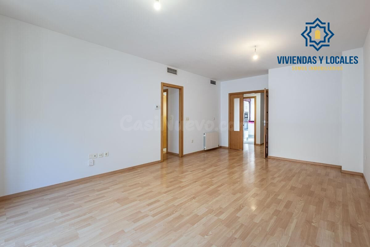 Ático dúplex junto Alhamar con 2 garajes y 2 trasteros - foto 4