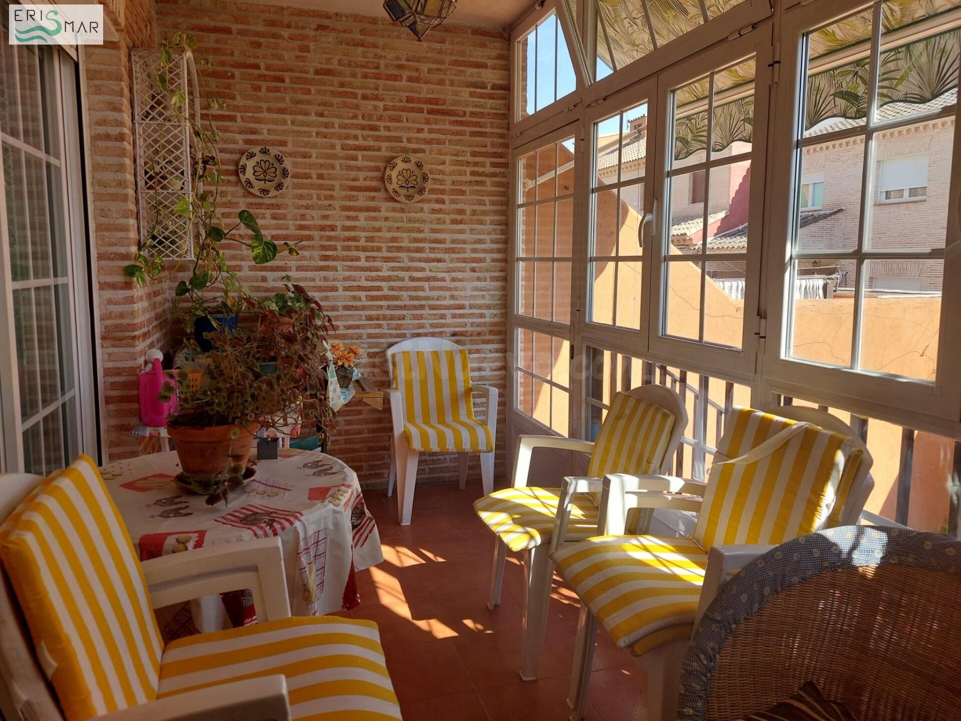 Espectacular Chalet adosado en Venta de 249 m2 para entrar a