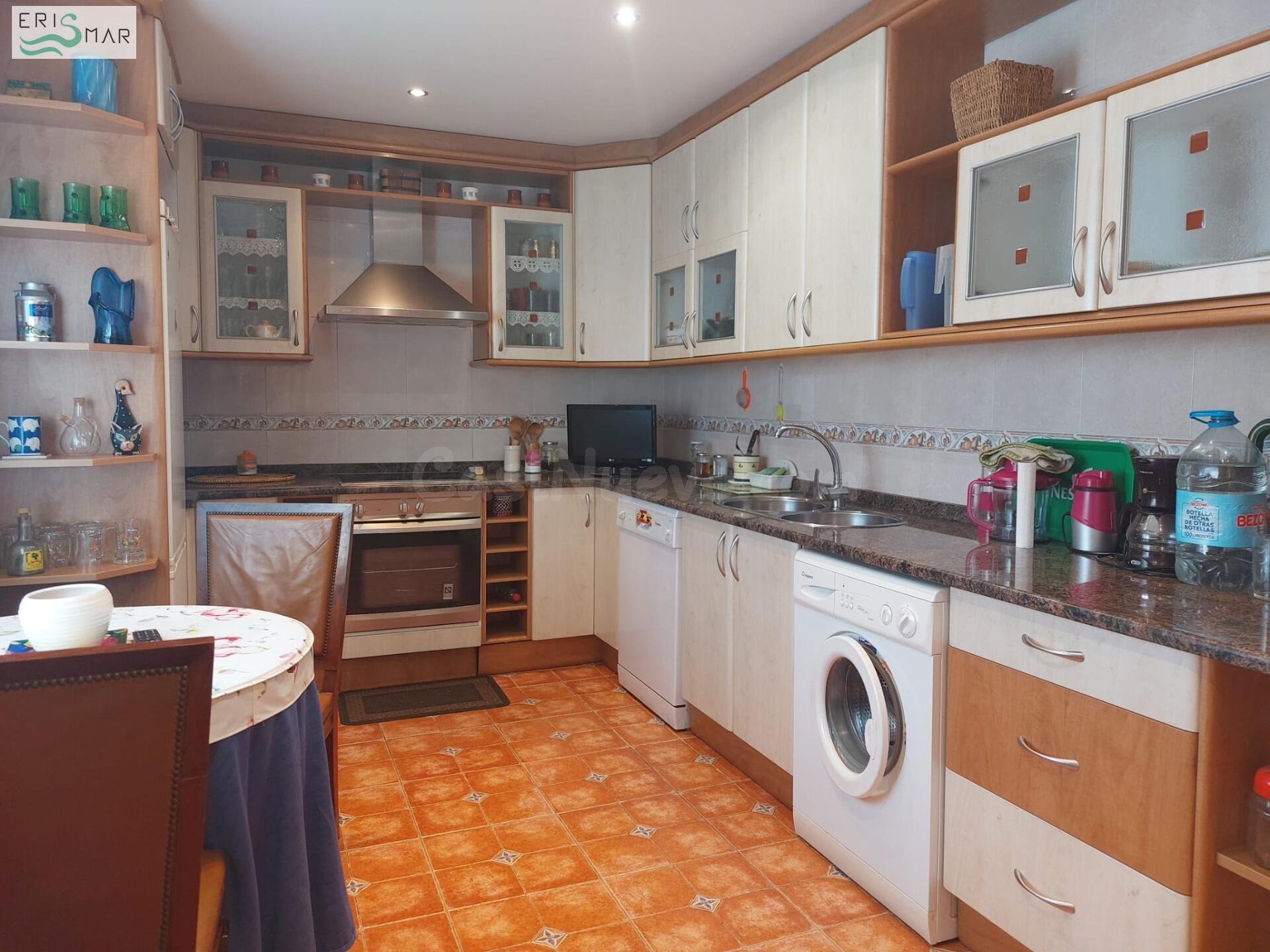 Espectacular Chalet adosado en Venta de 249 m2 para entrar a - foto 3