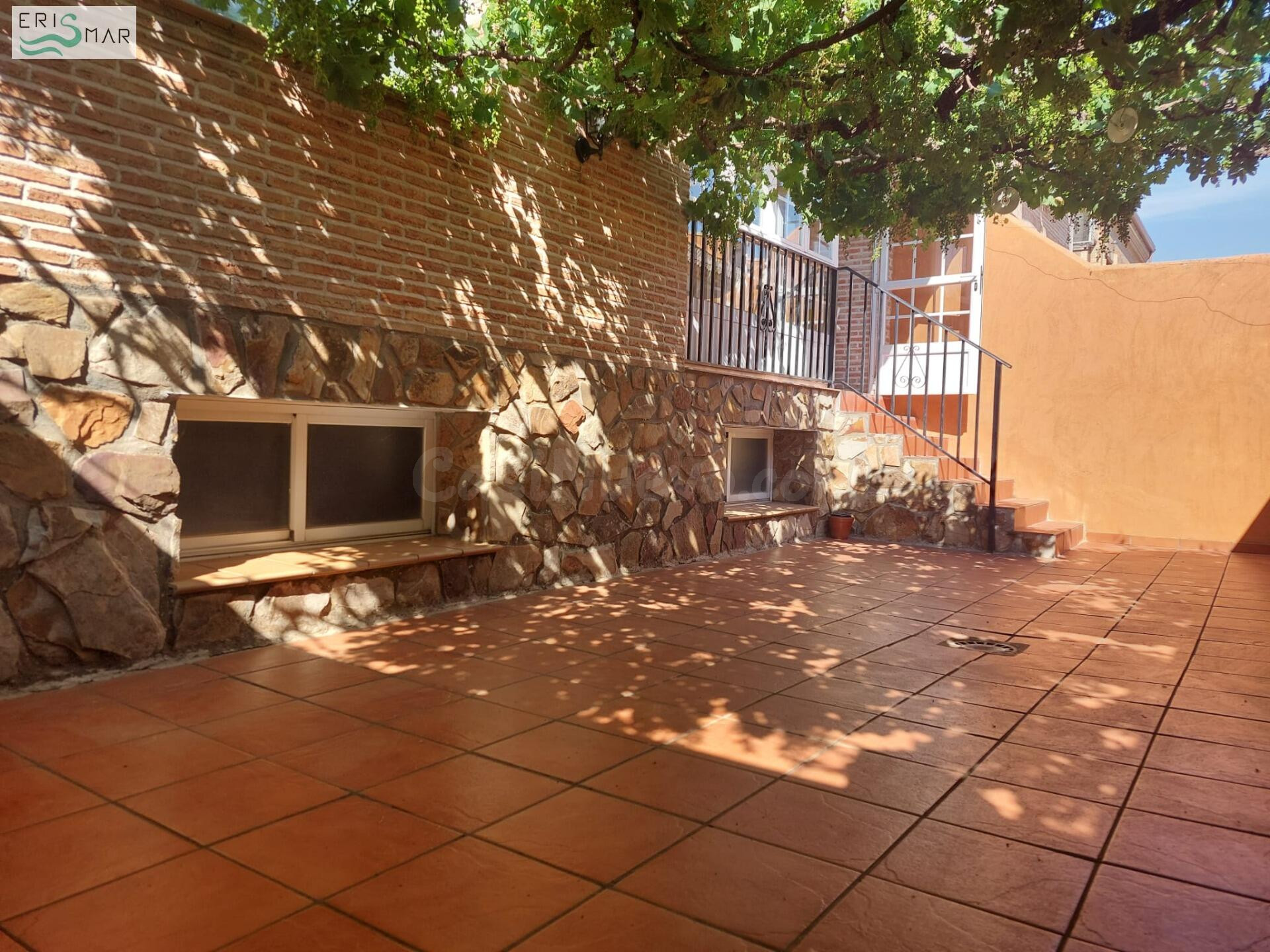 Espectacular Chalet adosado en Venta de 249 m2 para entrar a - foto 4