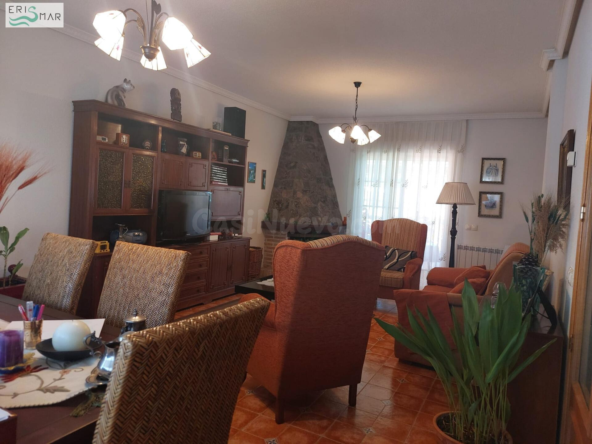 Espectacular Chalet adosado en Venta de 249 m2 para entrar a - foto 5
