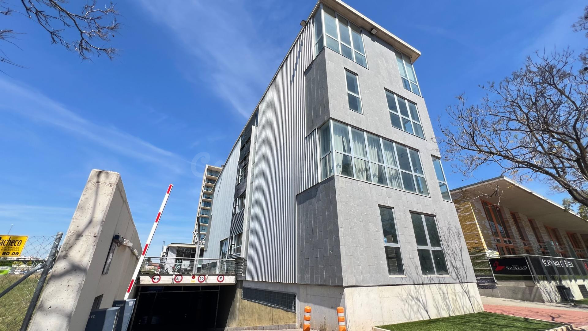EDIFICIO COMERCIAL Y DE OFICINAS EN VENTA - foto 4