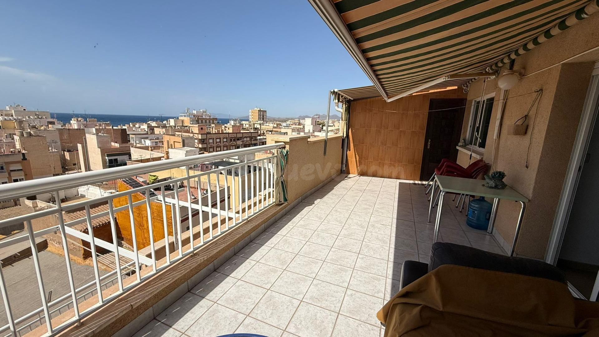 ÁTICO CON TERRAZA Y VISTAS - ALQUILER VACACIONAL JULIO Y AGO
