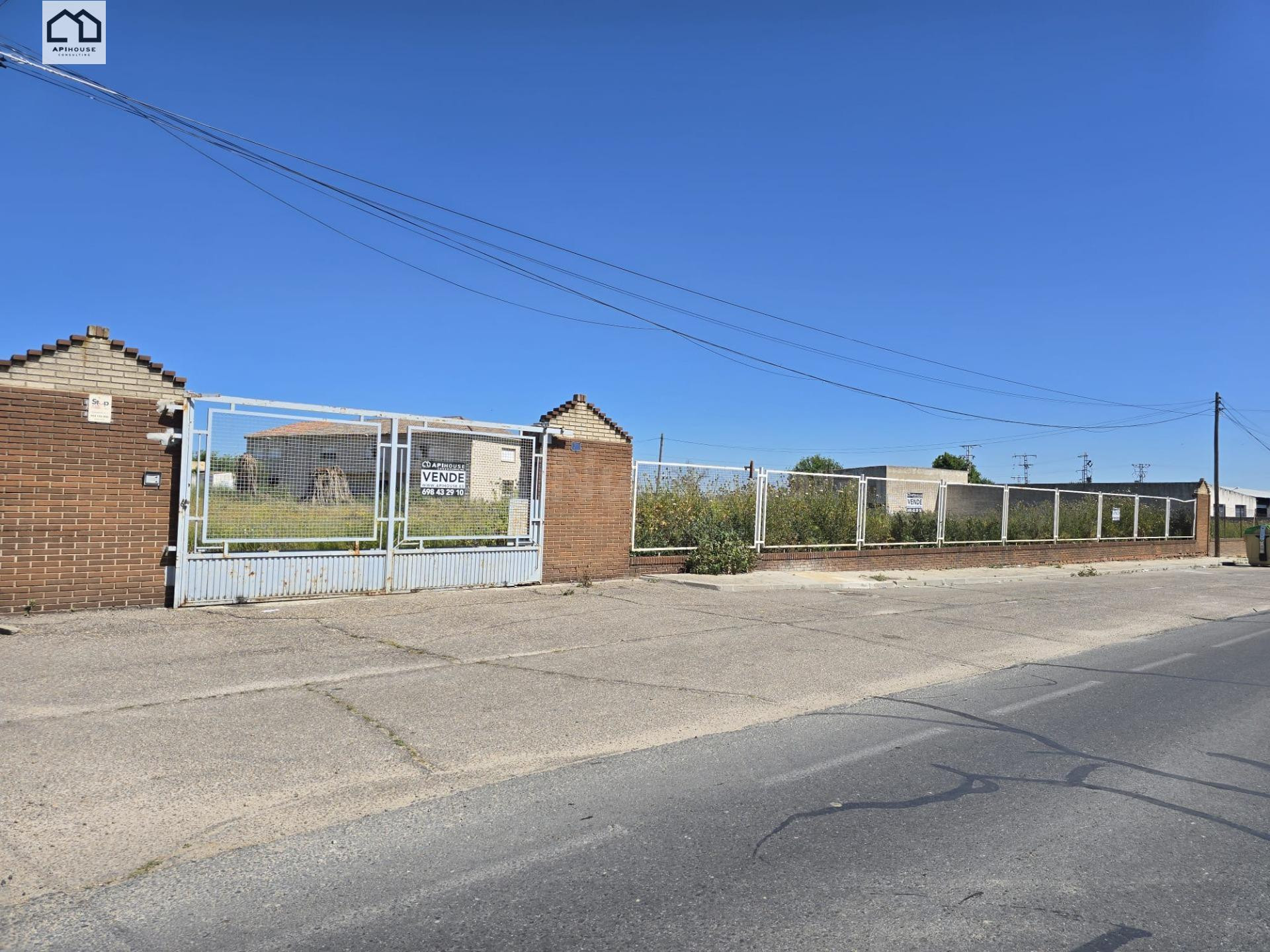 APIHOUSE VENDE GRAN TERRENO URBANO EN FUENSALIDA. PRECIO DE 