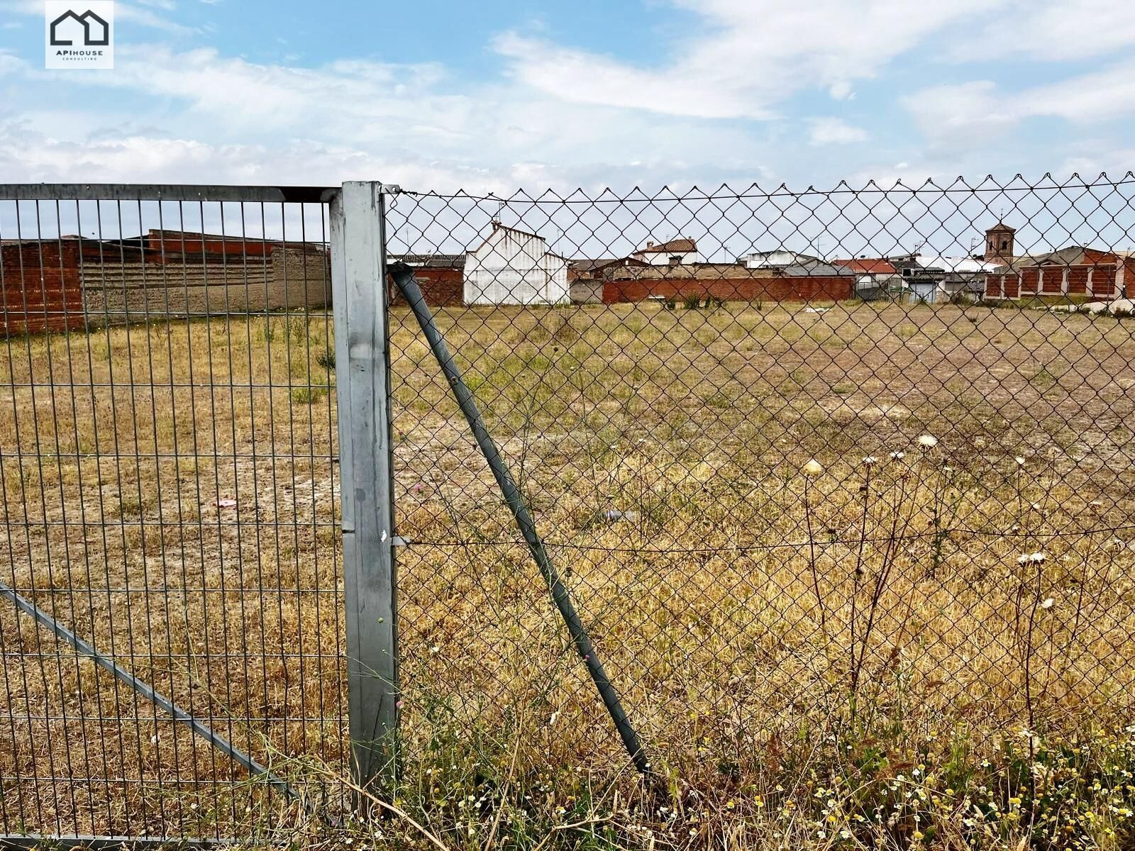 APIHOUSE VENDE TERRENO URBANO EN LA MATA. PRECIO 202.500€ - foto 2